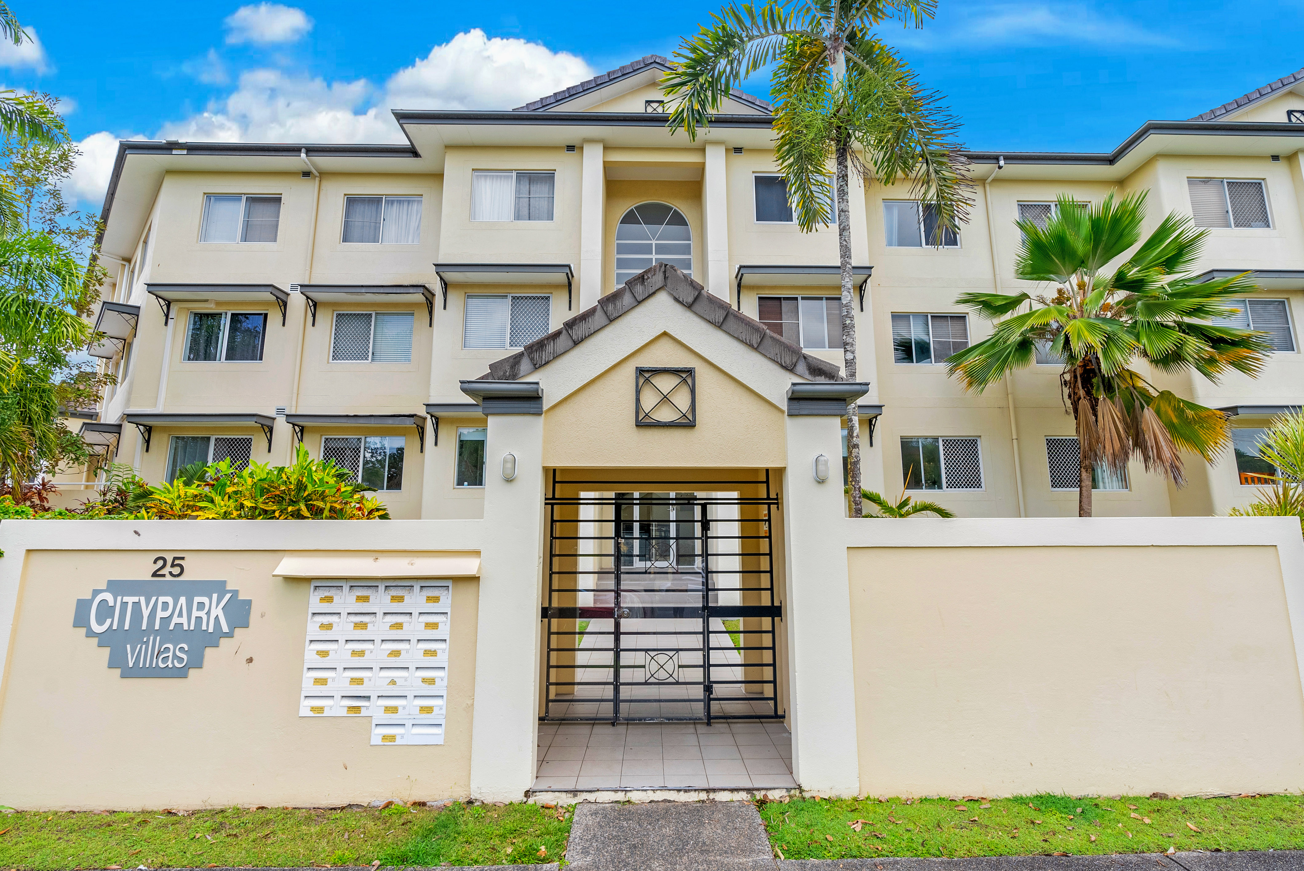 3-bedroom unit at Unit 8/25-27 Digger Street, Cairns North, Qld, 4870, , Queensland