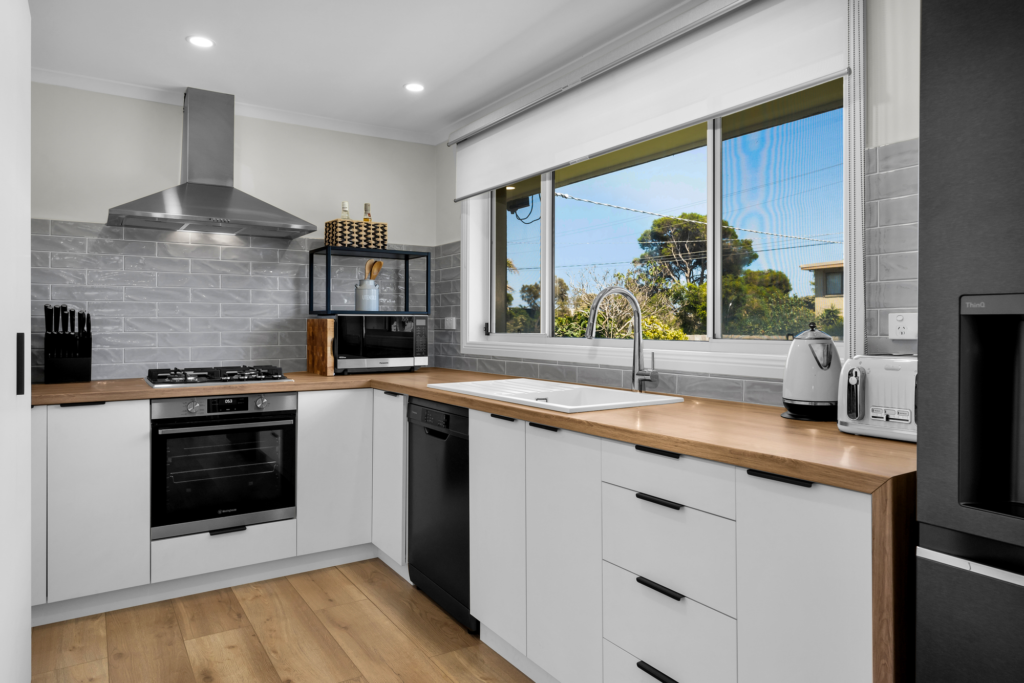 216 DROMANA PARADE, Safety Beach VIC 3936 - Image 6