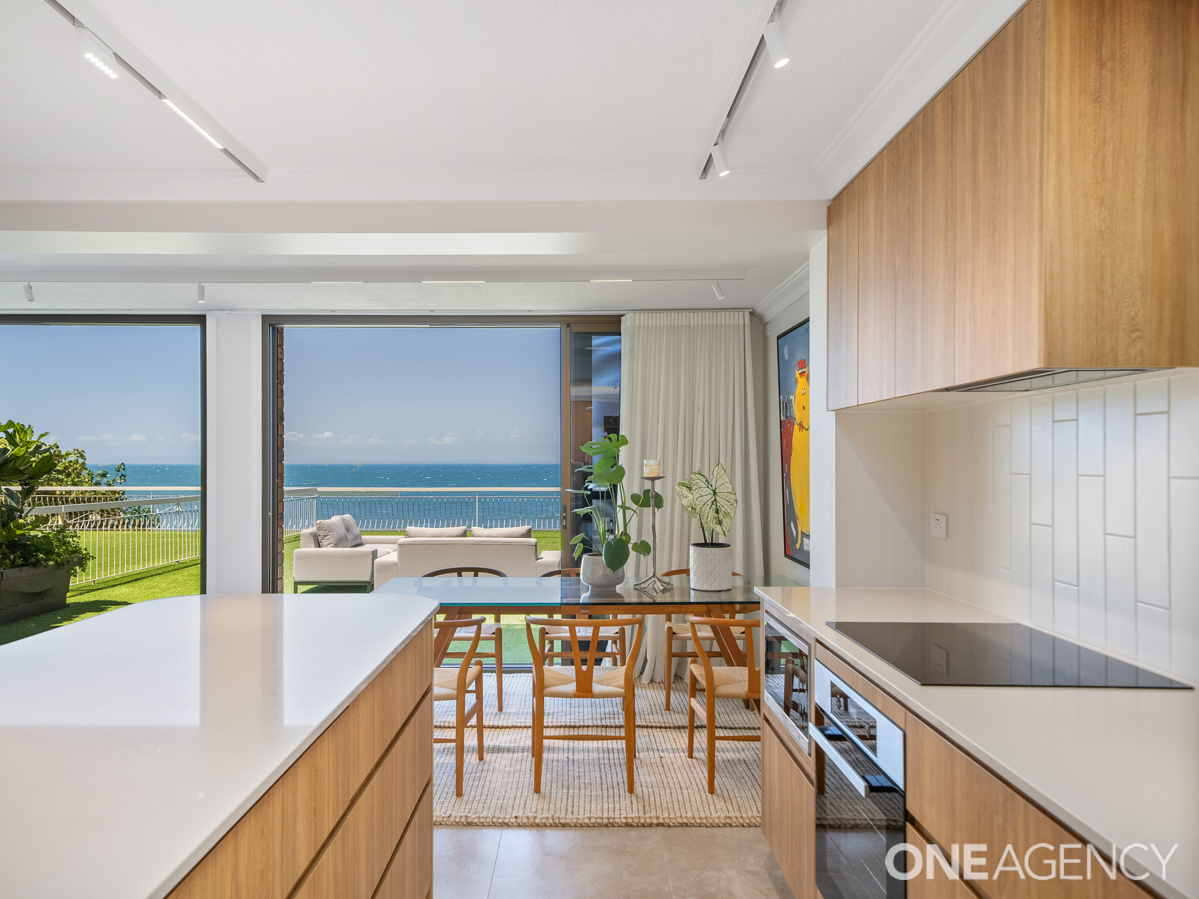 4 108 PRINCE EDWARD PARADE, SCARBOROUGH QLD 4020 - Image 2