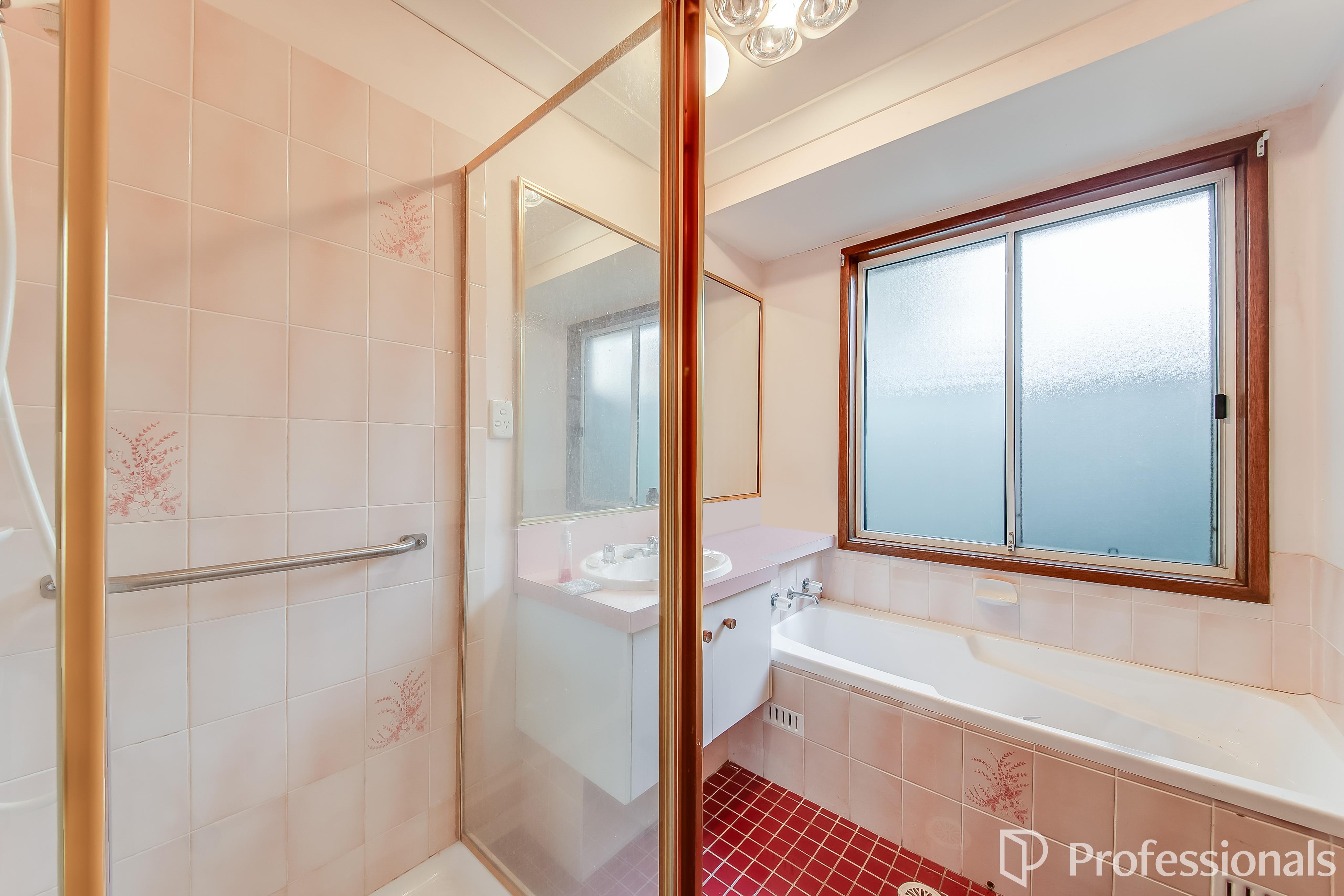 7 MONTROSE PLACE, St Andrews NSW 2566 - Image 2