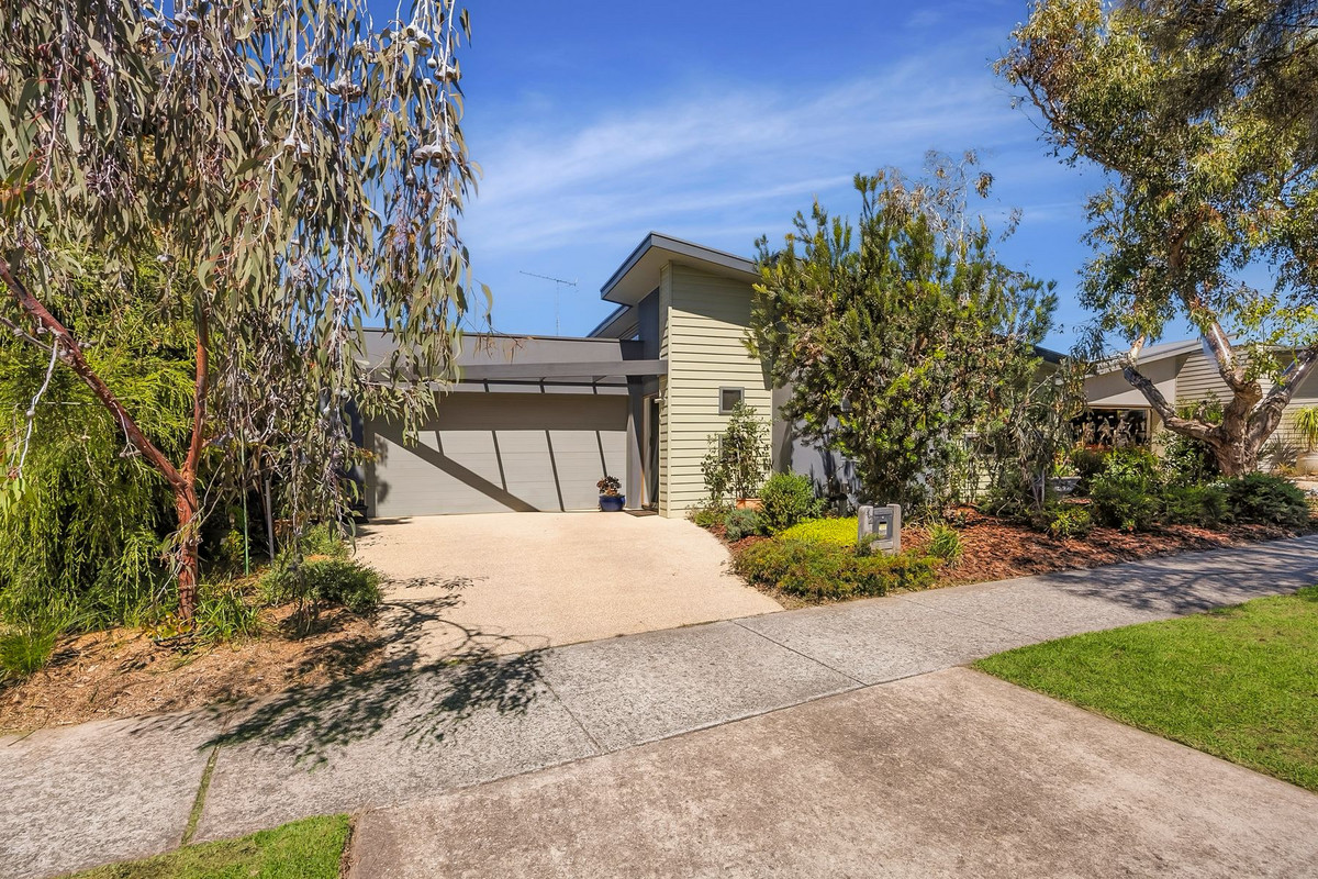 42 ST GEORGES WAY, Torquay VIC 3228 - Image 1
