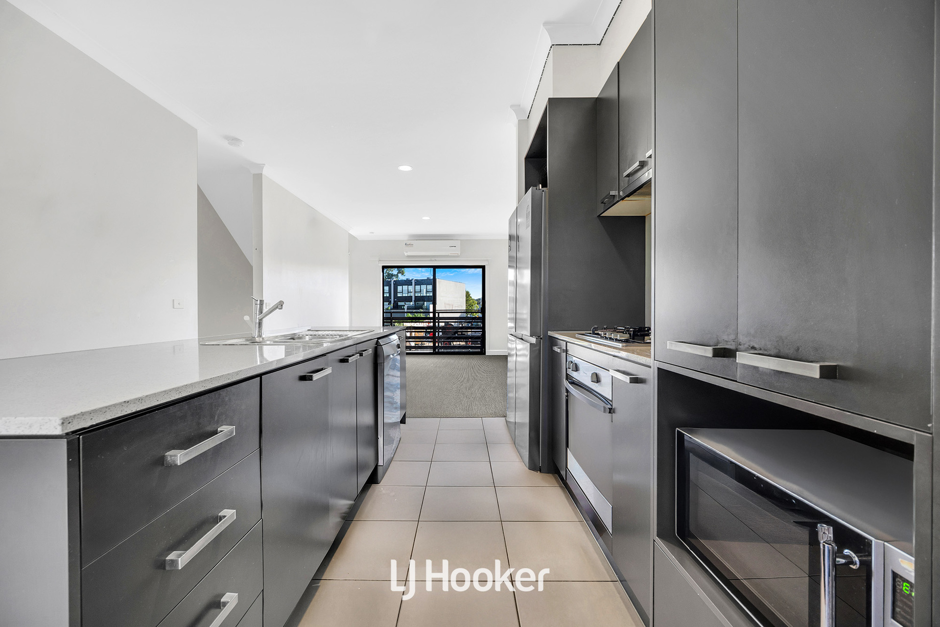 8 Hornsby Street, Dandenong, VIC 3175 - Image 6