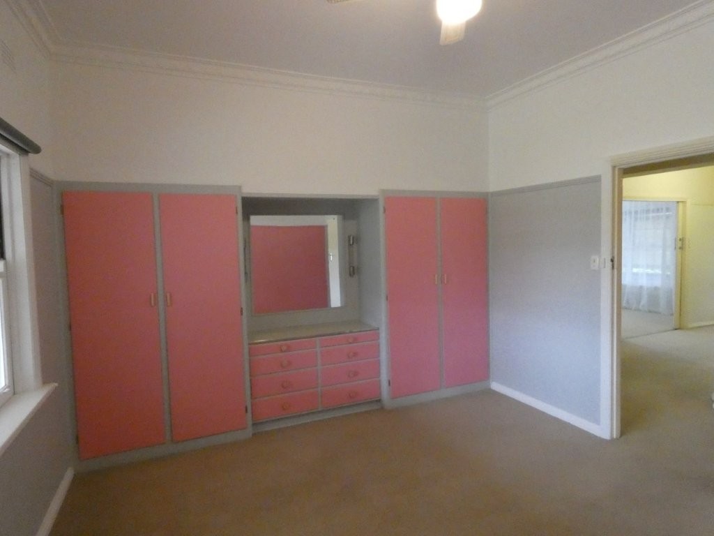 5-bedroom house at 43 Devereux Street, Warracknabeal, VIC 3393, Yarriambiack, Victoria