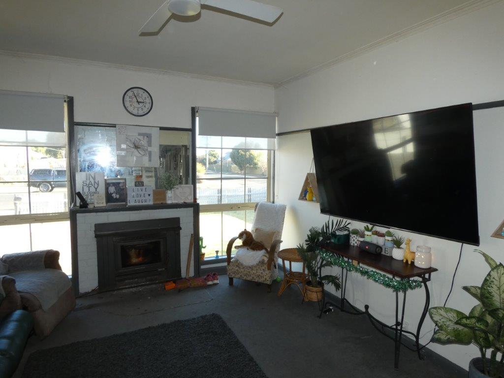 31 WALKER STREET, Donald VIC 3480 - Image 3