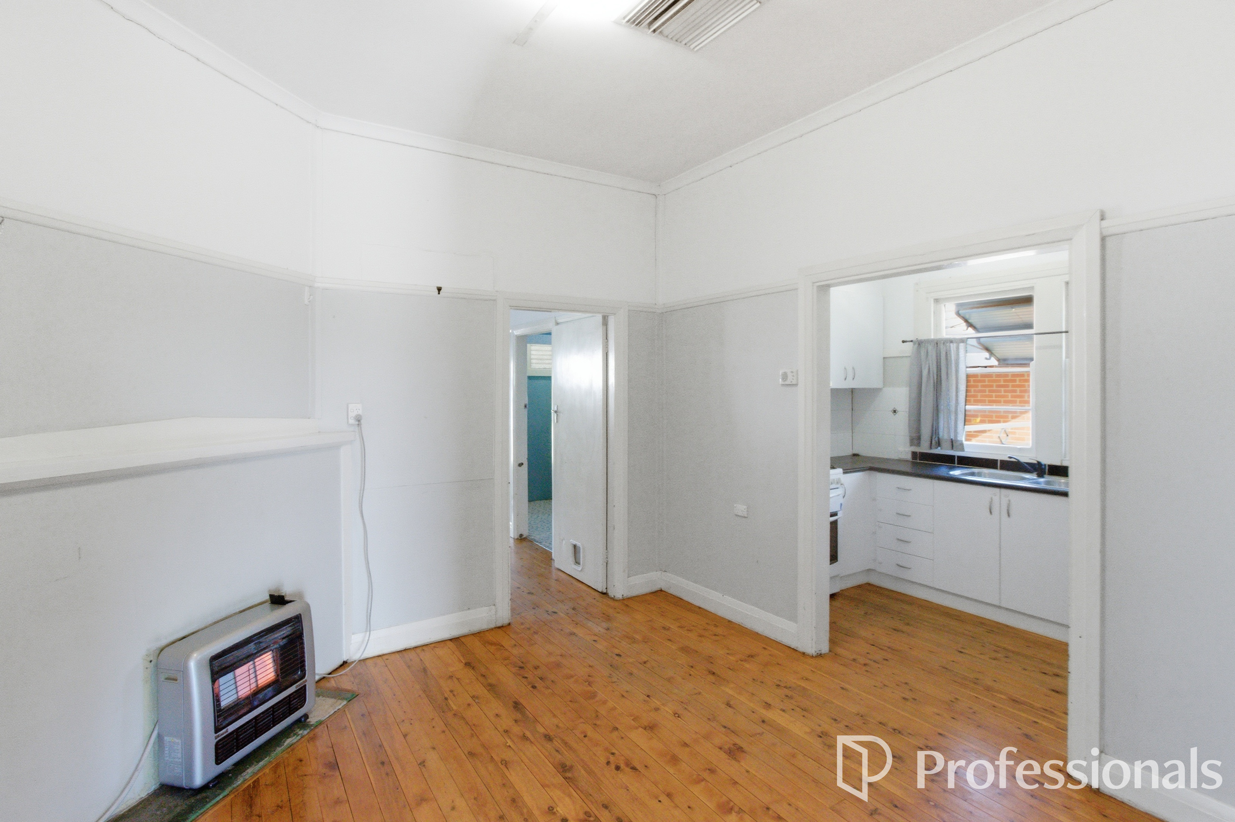 3-bedroom house at 90 Urana Street, Turvey Park, NSW 2650, Wagga Wagga, New South Wales