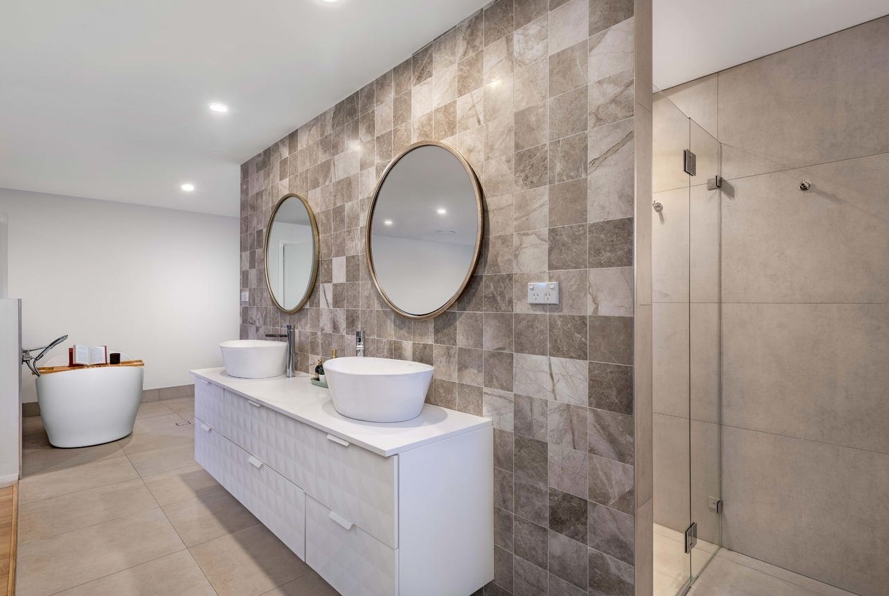 7-bedroom house at 18 FARMINGDALE COURT, Luddenham NSW 2745, Liverpool, New South Wales
