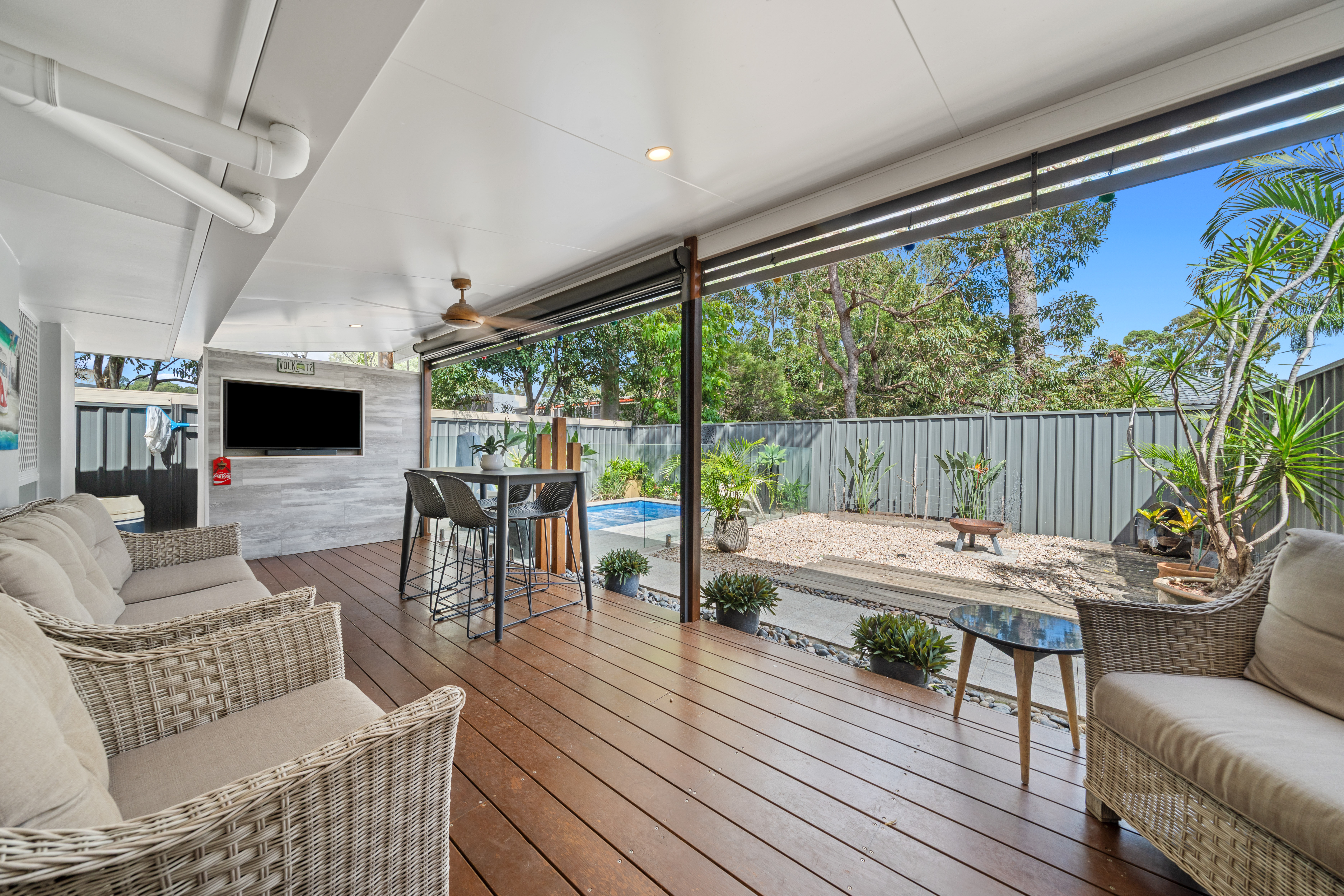 27 SEVILLE CIRCUIT, Burleigh Waters QLD 4220 - Image 2