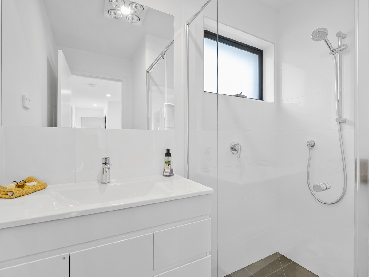 245 Roslyn Avenue, Blackmans Bay, TAS 7052 - Image 10