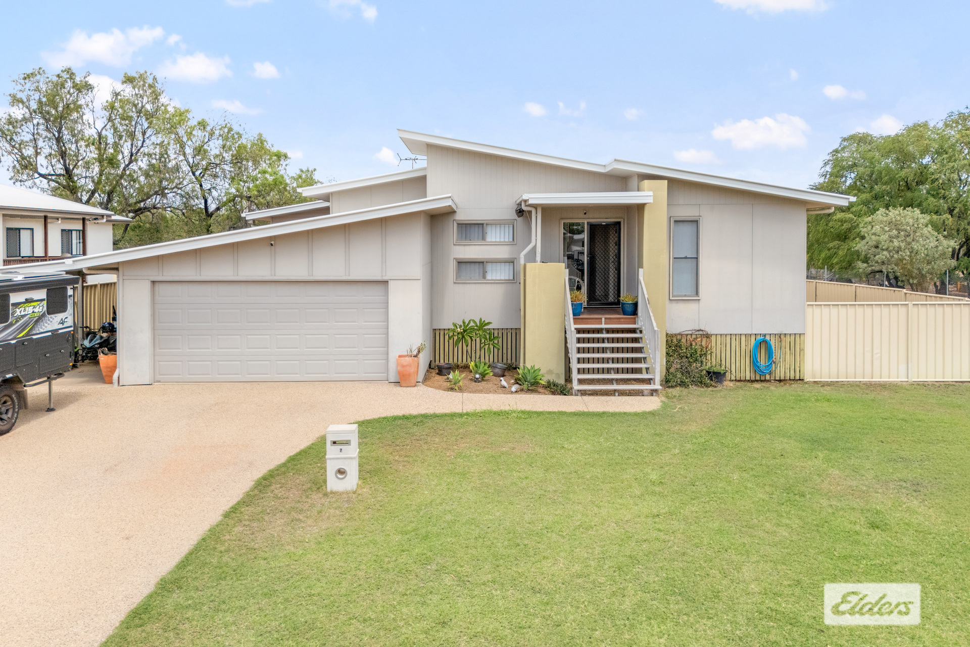 7 IVERS PLACE, Emerald QLD 4720 - Image 1