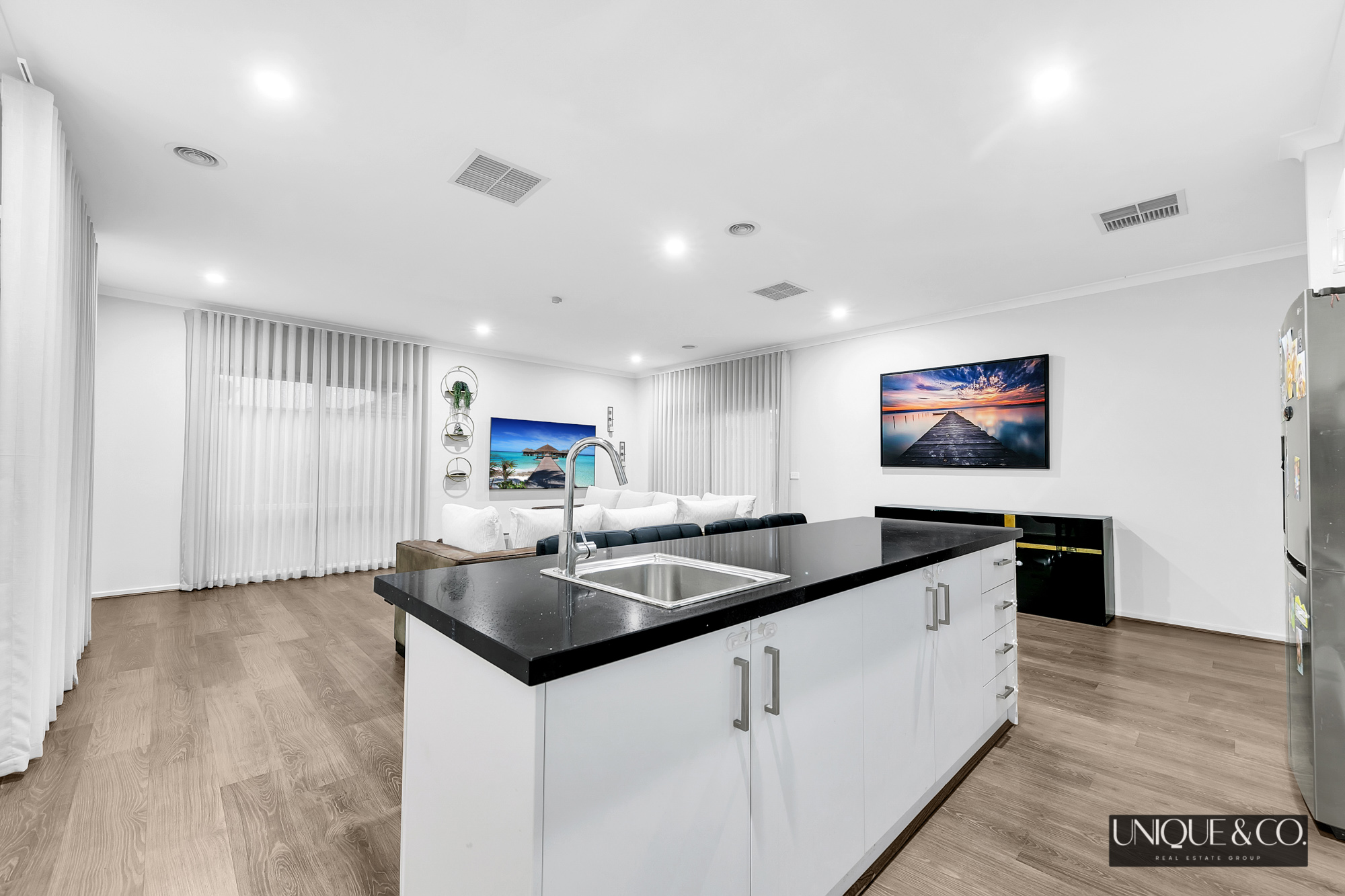 8 Magdala Street, Werribee, VIC 3030 - Image 7