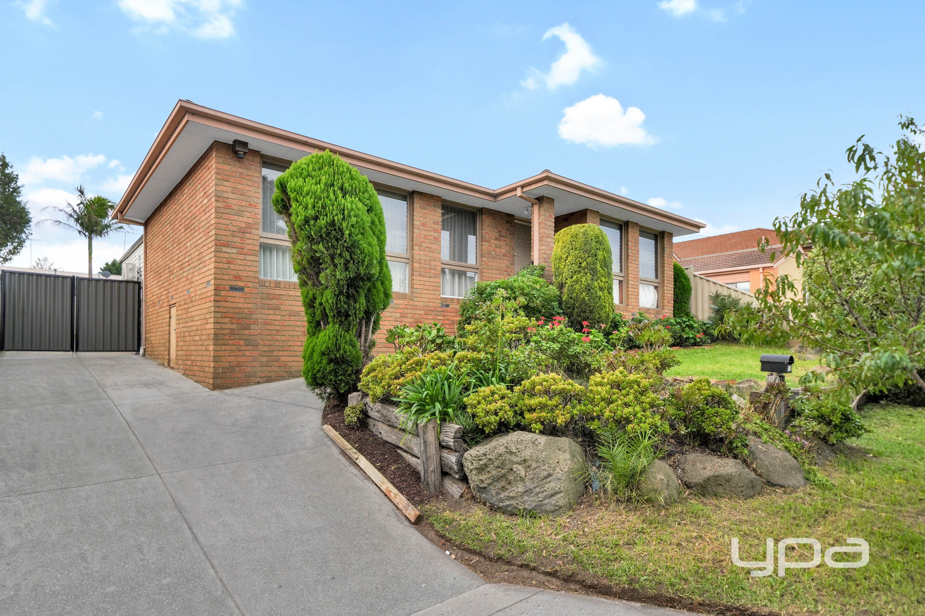 18 ASTER CLOSE, Meadow Heights VIC 3048 - Image 2