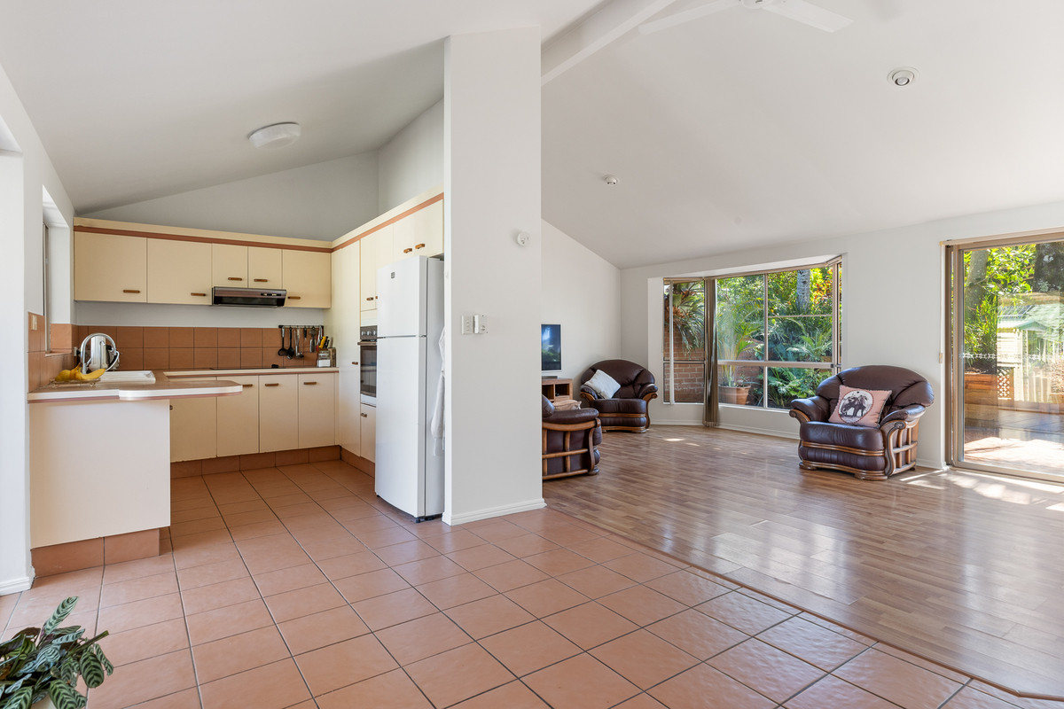 1/2 Hazelwood Close, Suffolk Park, NSW 2481 - Image 1