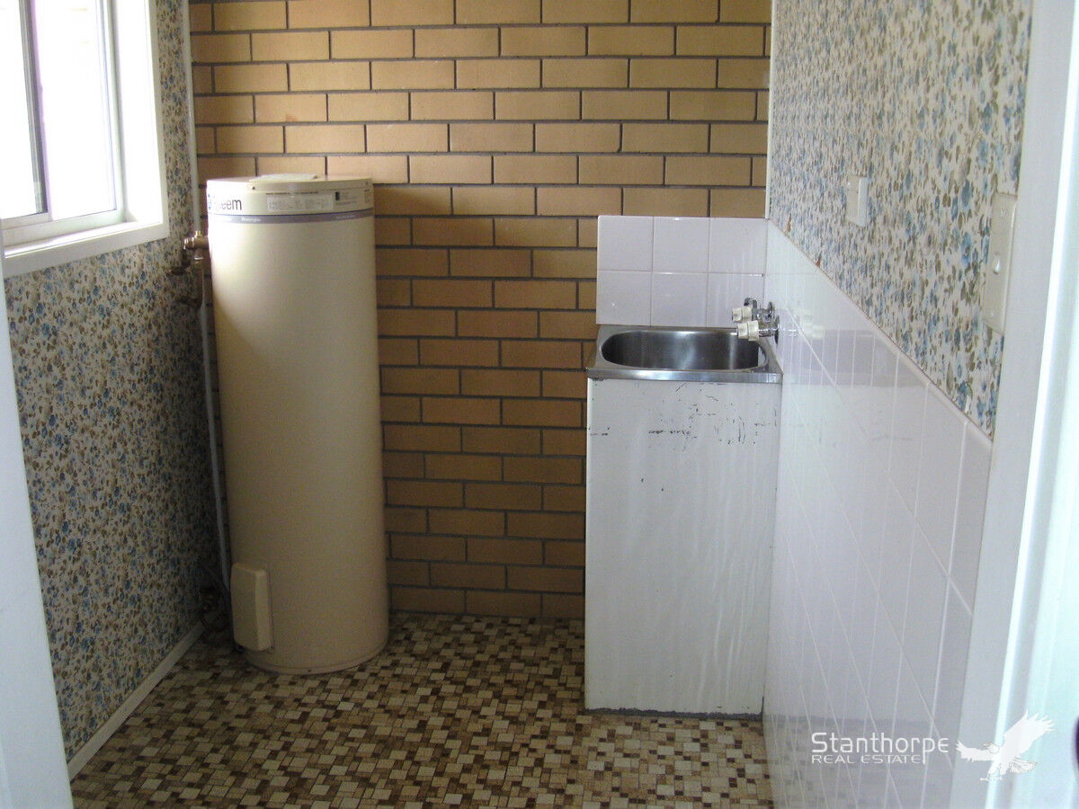 3 LESLIE PARADE, Stanthorpe QLD 4380 - Image 3