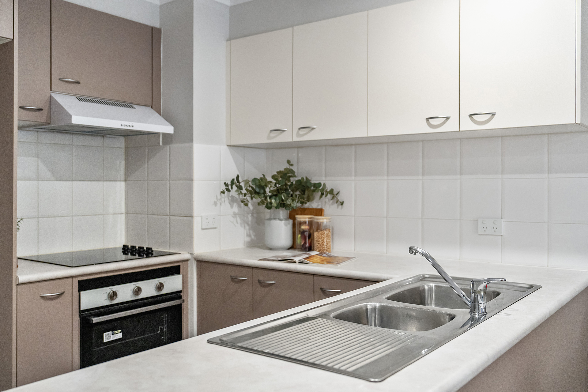 1-bedroom unit at ROYSTONVALE 68 10 EYRE STREET, GRIFFITH ACT 2603, Unincorporated Act, Australian Capital Territory