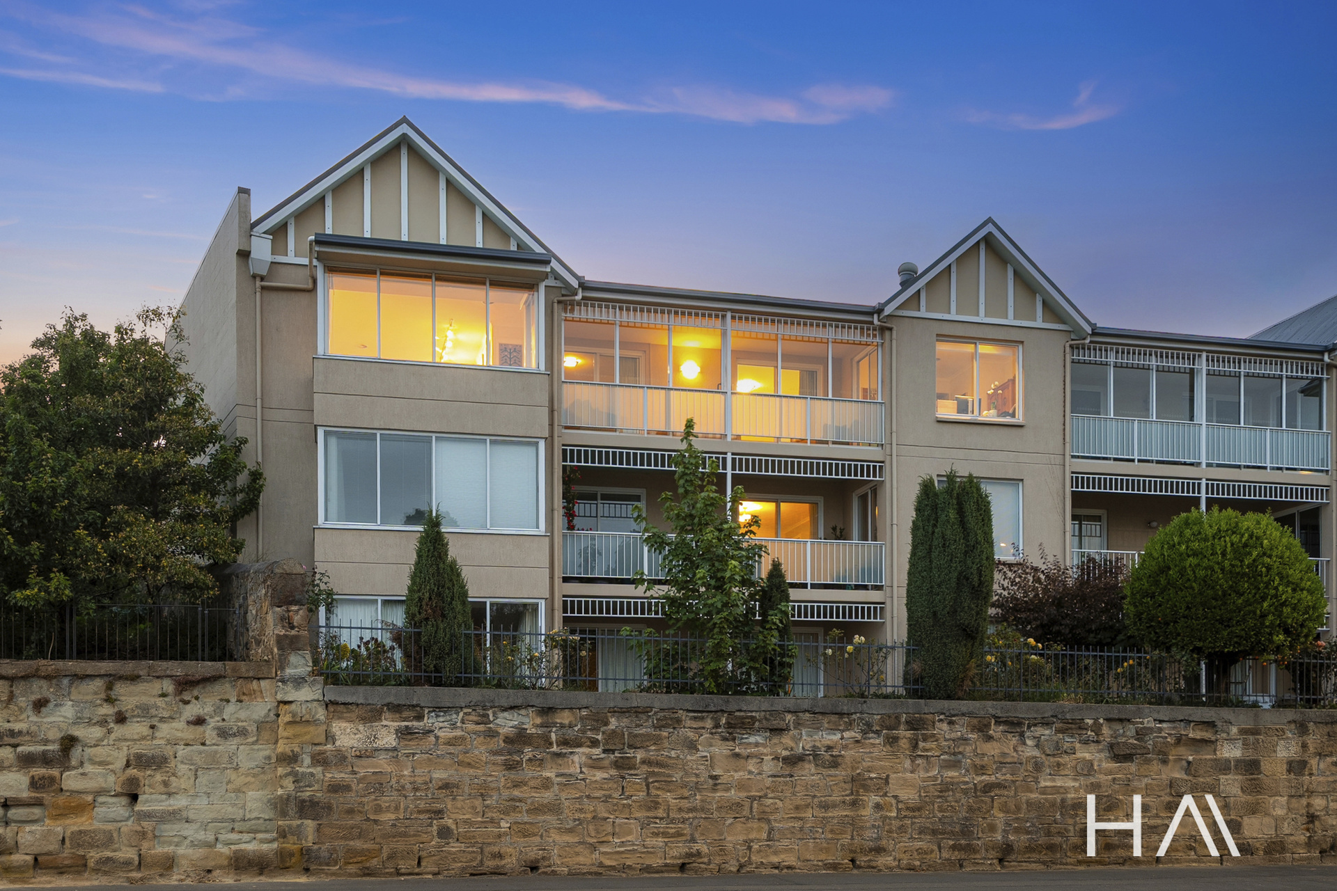 6/12 Wilmot Street, Hobart, Tas, 7000 - Image 2