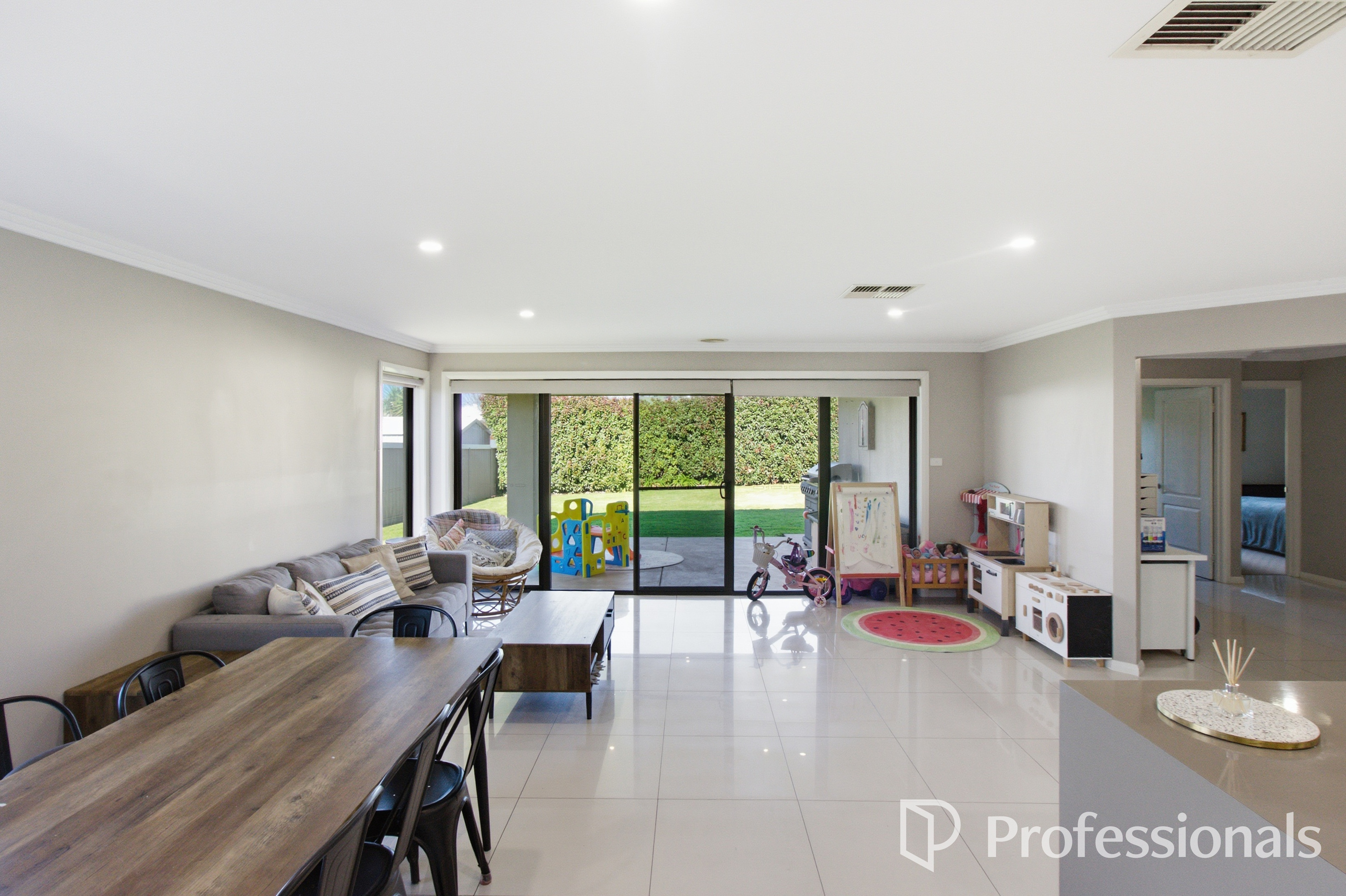 4-bedroom house at 7 Warambee Street, Glenfield Park, NSW 2650, Wagga Wagga, New South Wales