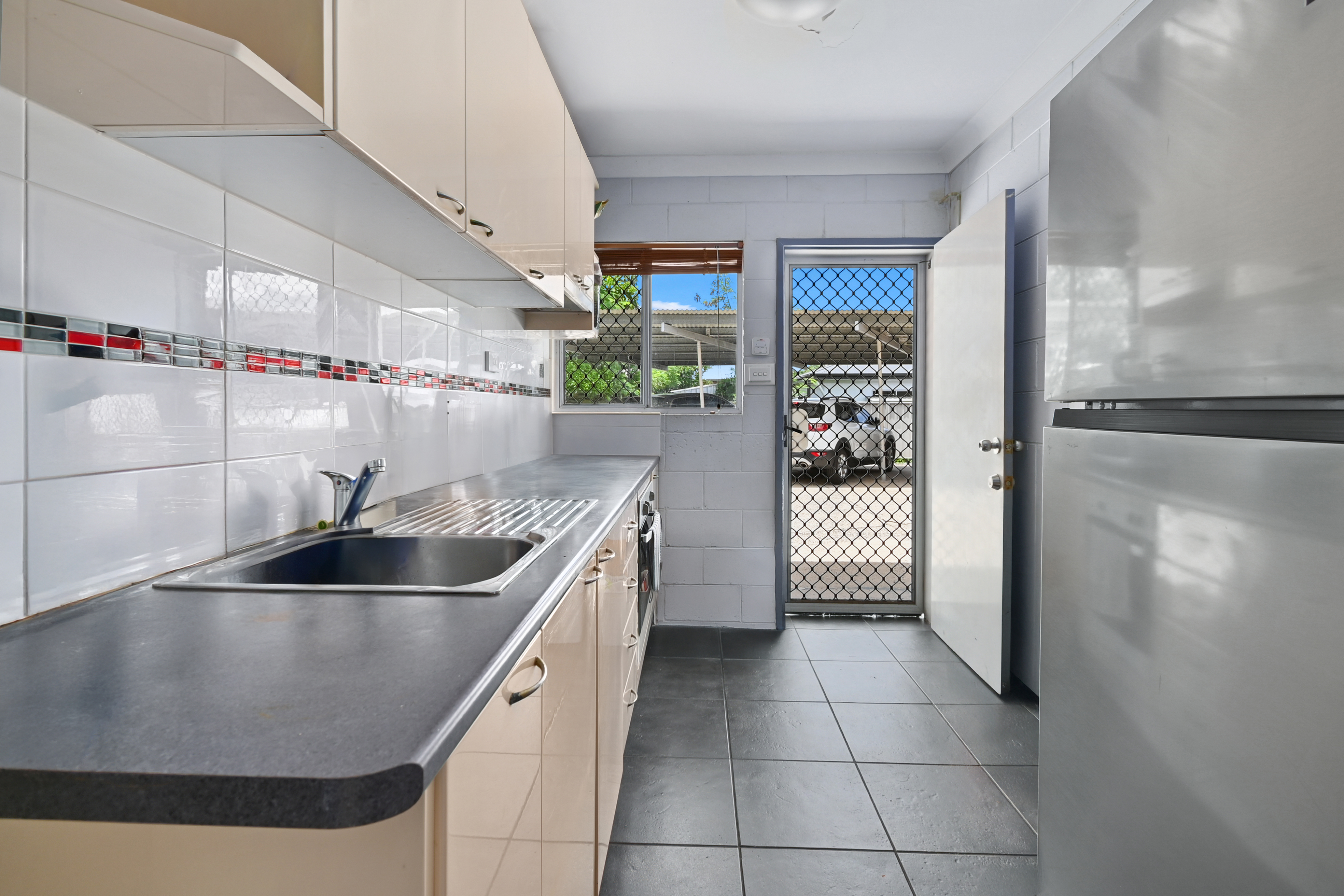 1/10-12 Curtin Street, Westcourt, QLD 4870 - Image 2