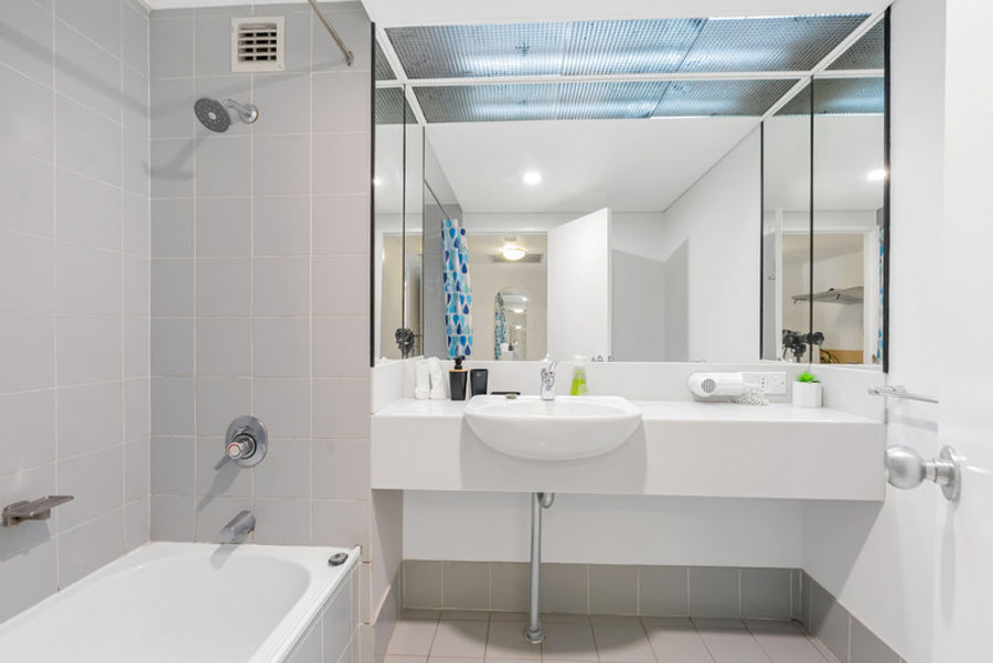 14 219-225 ABBOTT STREET, CAIRNS NORTH QLD 4870 - Image 1