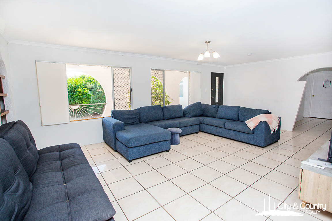 13 JANE STREET, Mornington QLD 4825 - Image 1