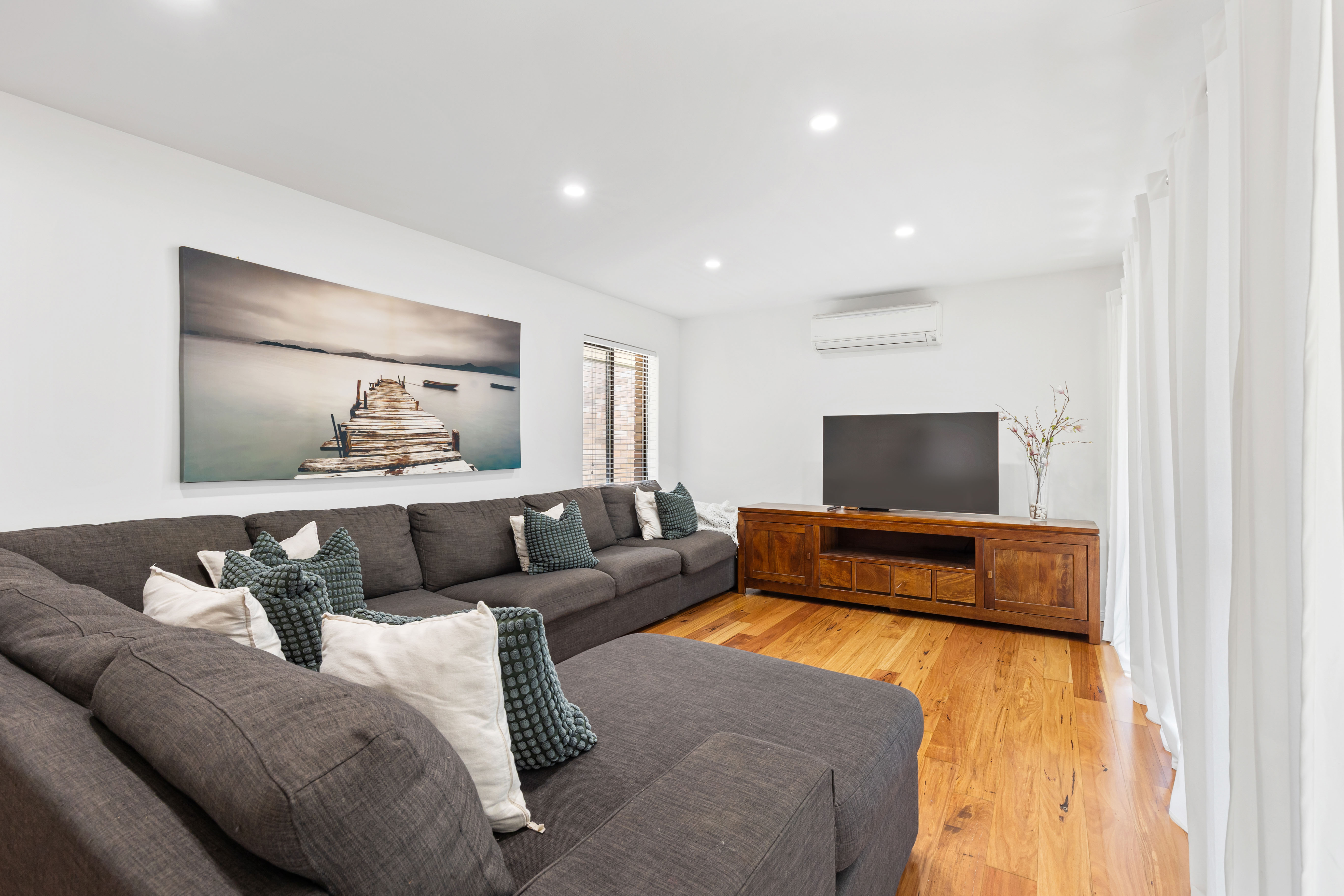 8 Rosedale Avenue, Penrith, NSW 2750 - Image 2