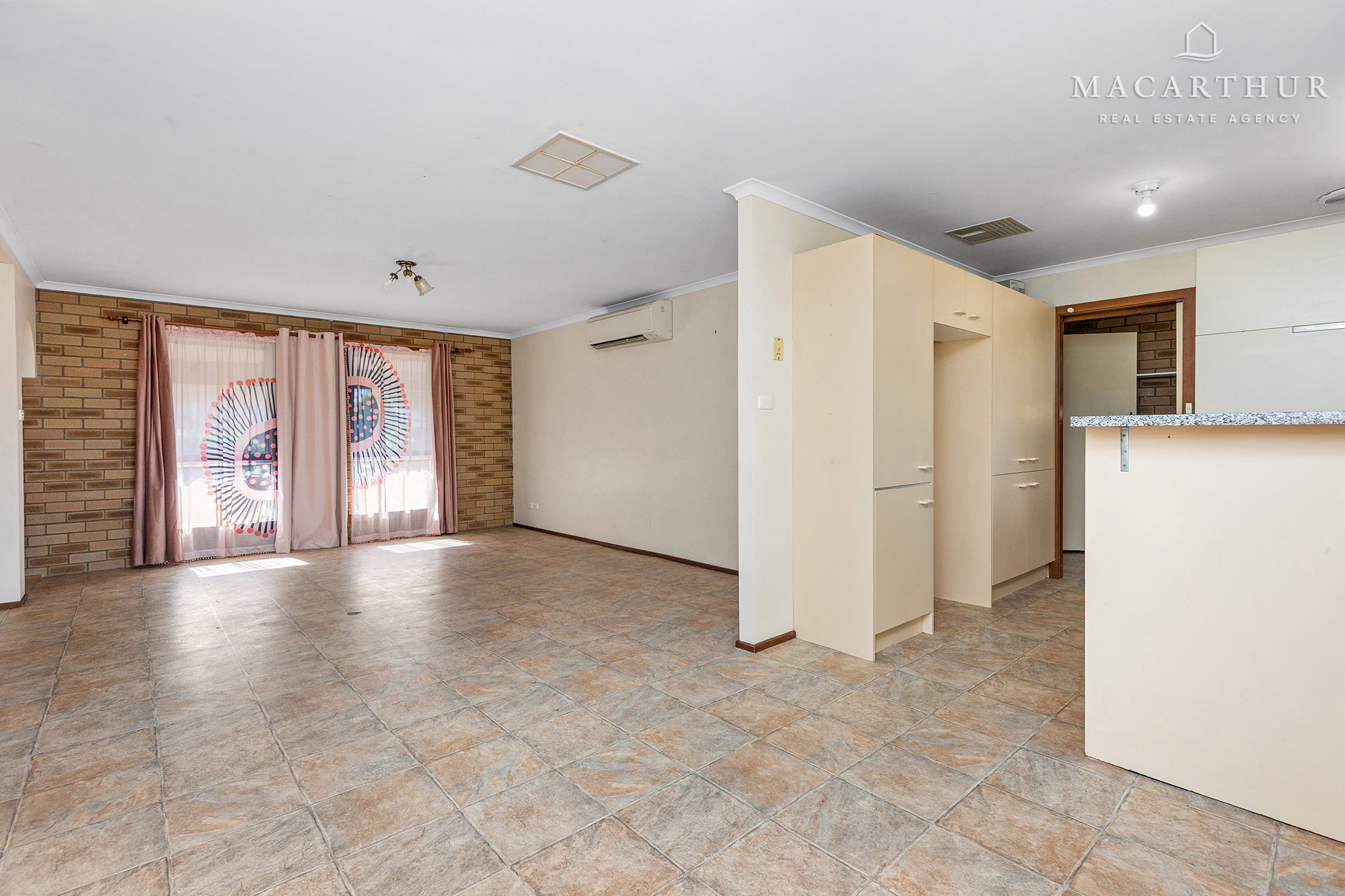 5 47 KAROOM DRIVE, GLENFIELD PARK NSW 2650 - Image 3