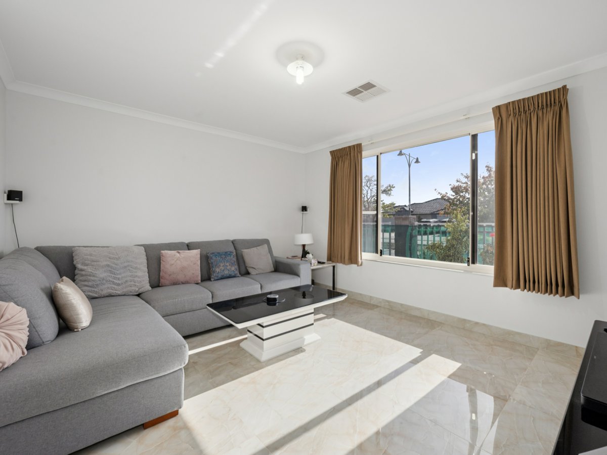 11 GRACEFIELD BOULEVARD, Harrisdale WA 6112 - Image 2