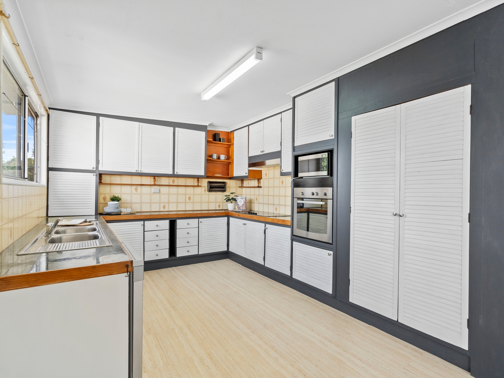 31 REDFORD STREET, Kingston QLD 4114 - Image 8