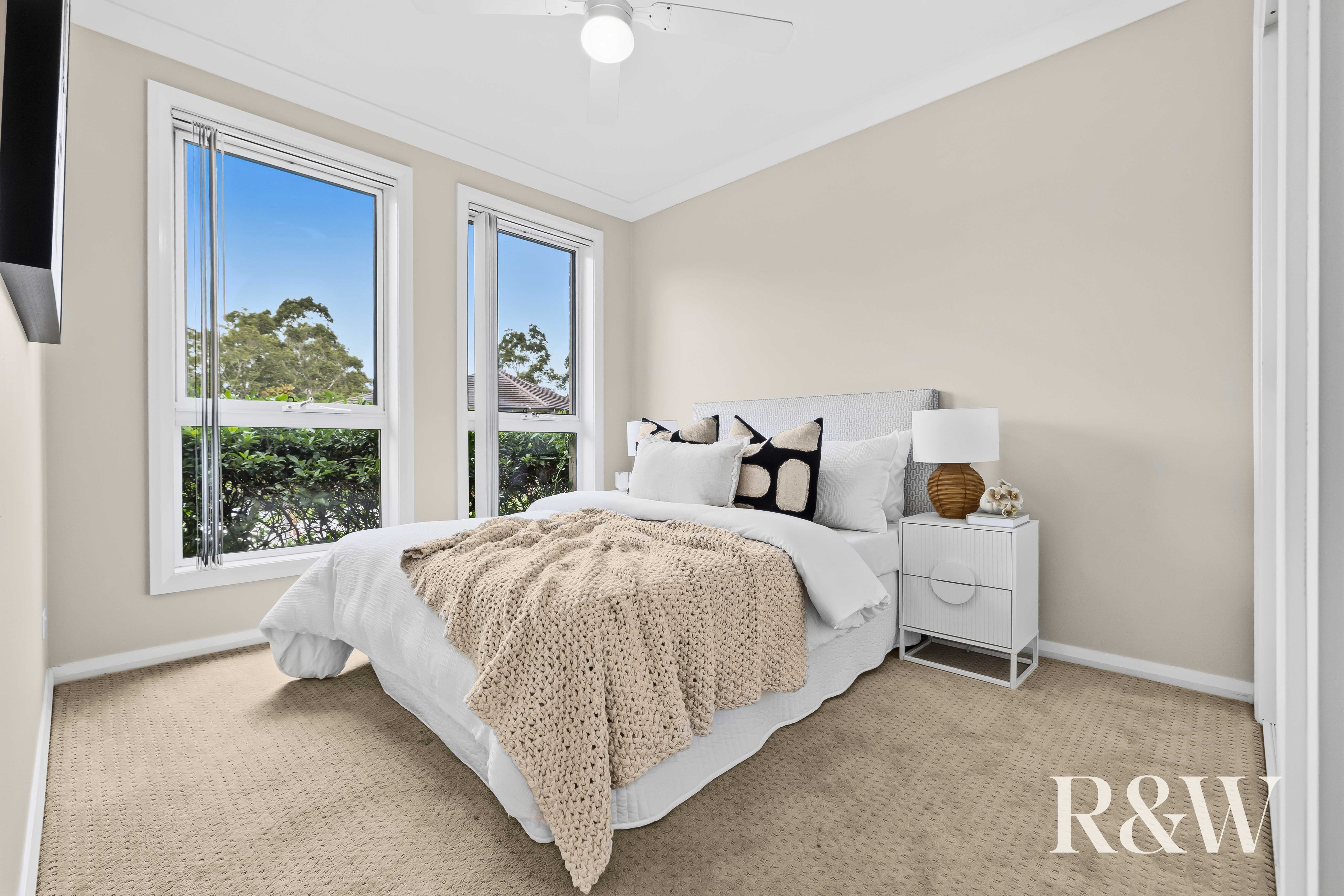 4-bedroom house at 10 Jarvisfield Place, Macquarie Links, NSW 2565, Campbelltown (Nsw), New South Wales