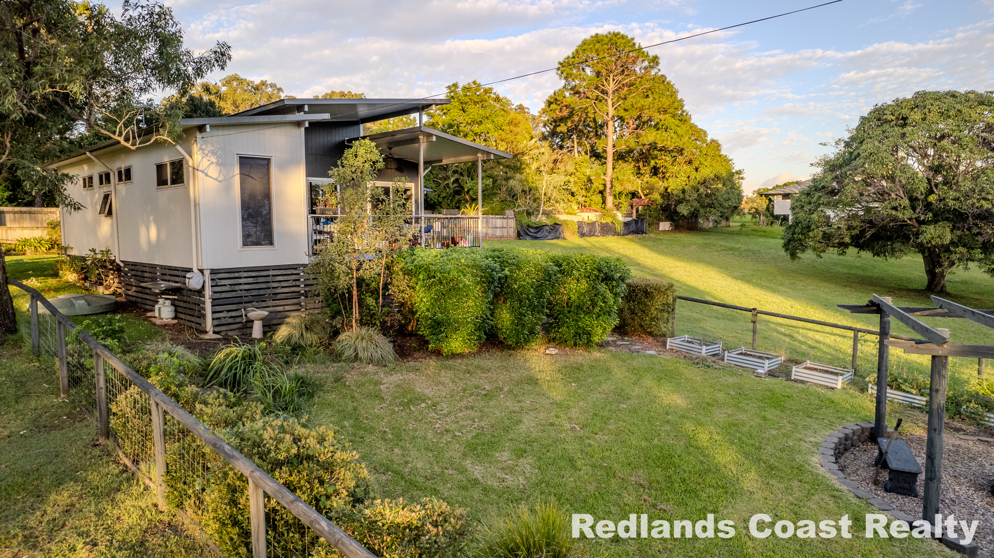 2 MELALEUCA DRIVE, Lamb Island QLD 4184 - Image 2