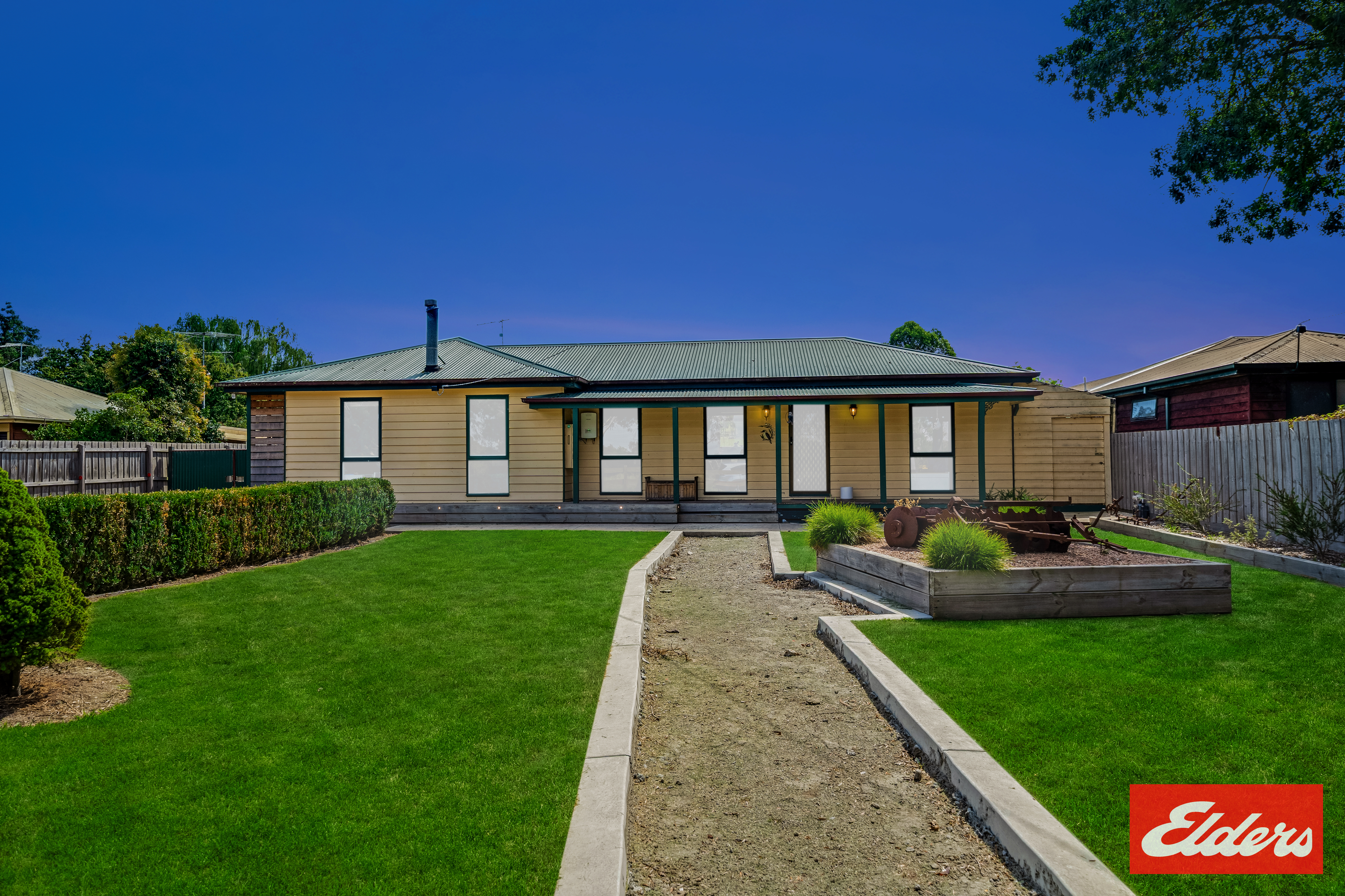 42 RAILWAY AVENUE, Bunyip VIC 3815 - Image 1