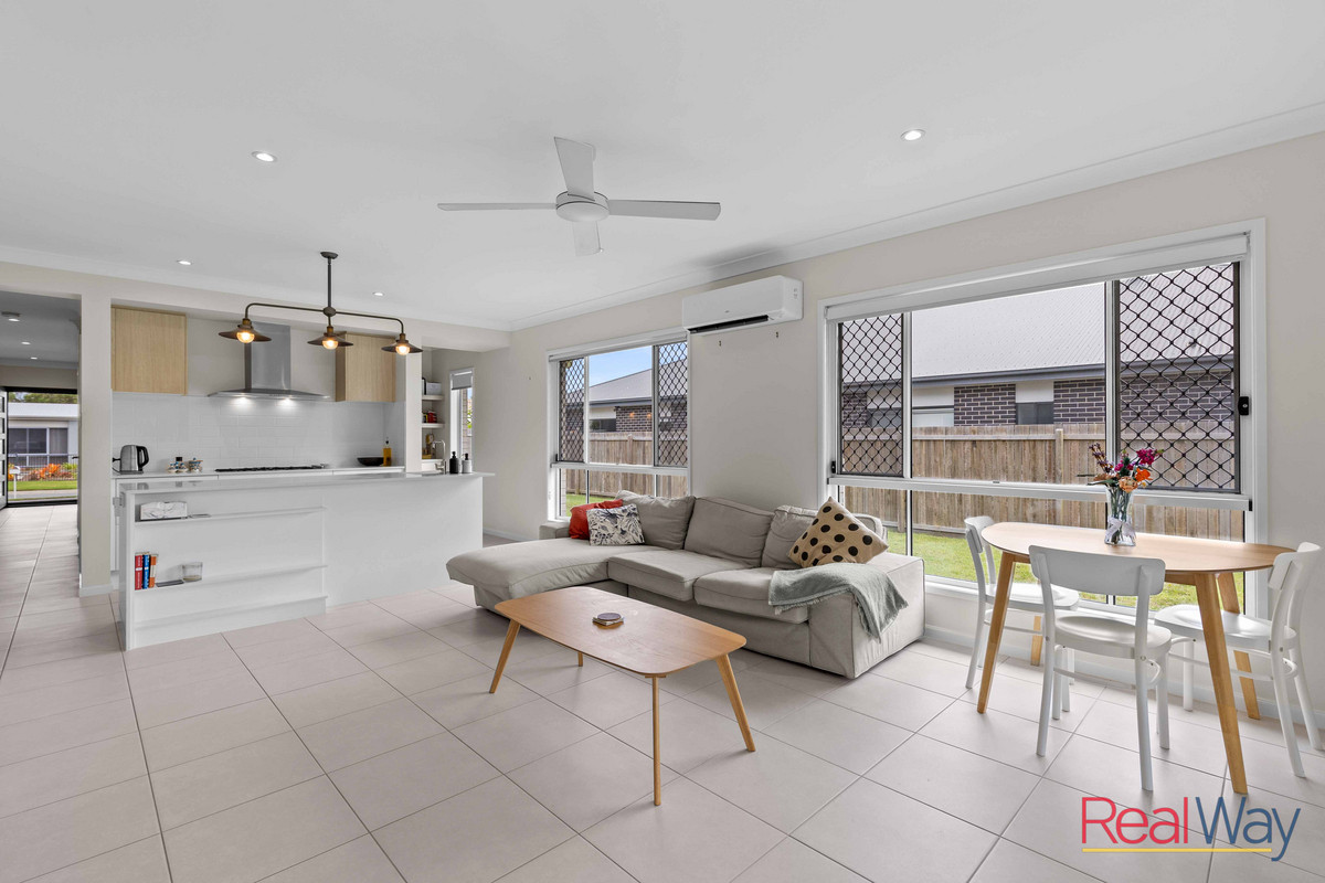 16 WAUGH STREET, Urangan QLD 4655 - Image 5