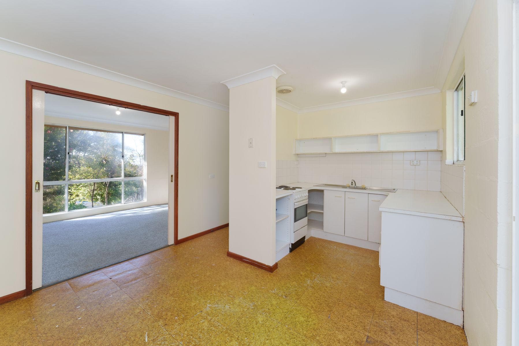 37 WESTBOURNE AVENUE, Wentworth Falls NSW 2782 - Image 4