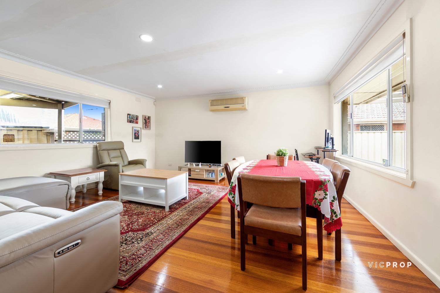 1/63 Walmer Avenue, St Albans, VIC 3021 - Image 2