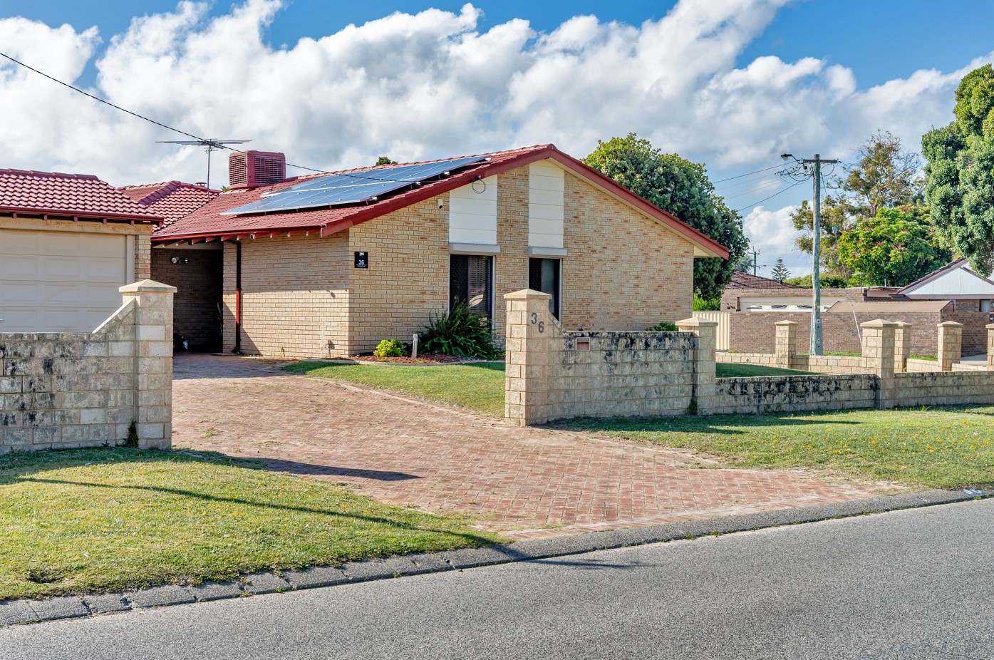 36 HOLCOMBE ROAD, Warnbro WA 6169 - Image 2