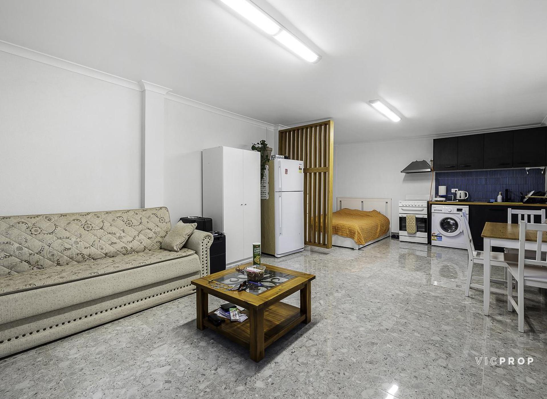 13 Dampier Court, Epping, VIC 3076 - Image 2