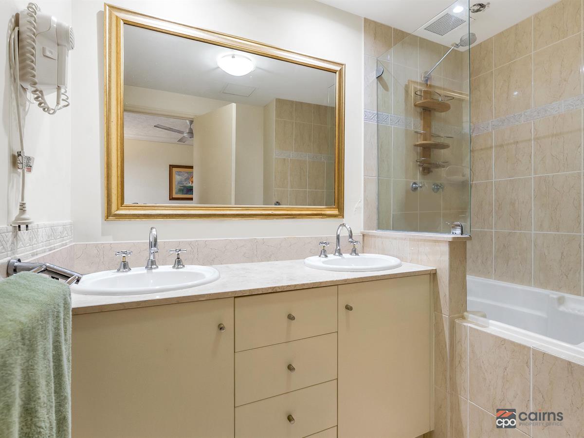 808/2-10 Greenslopes Street, Cairns North, QLD 4870 - Image 9