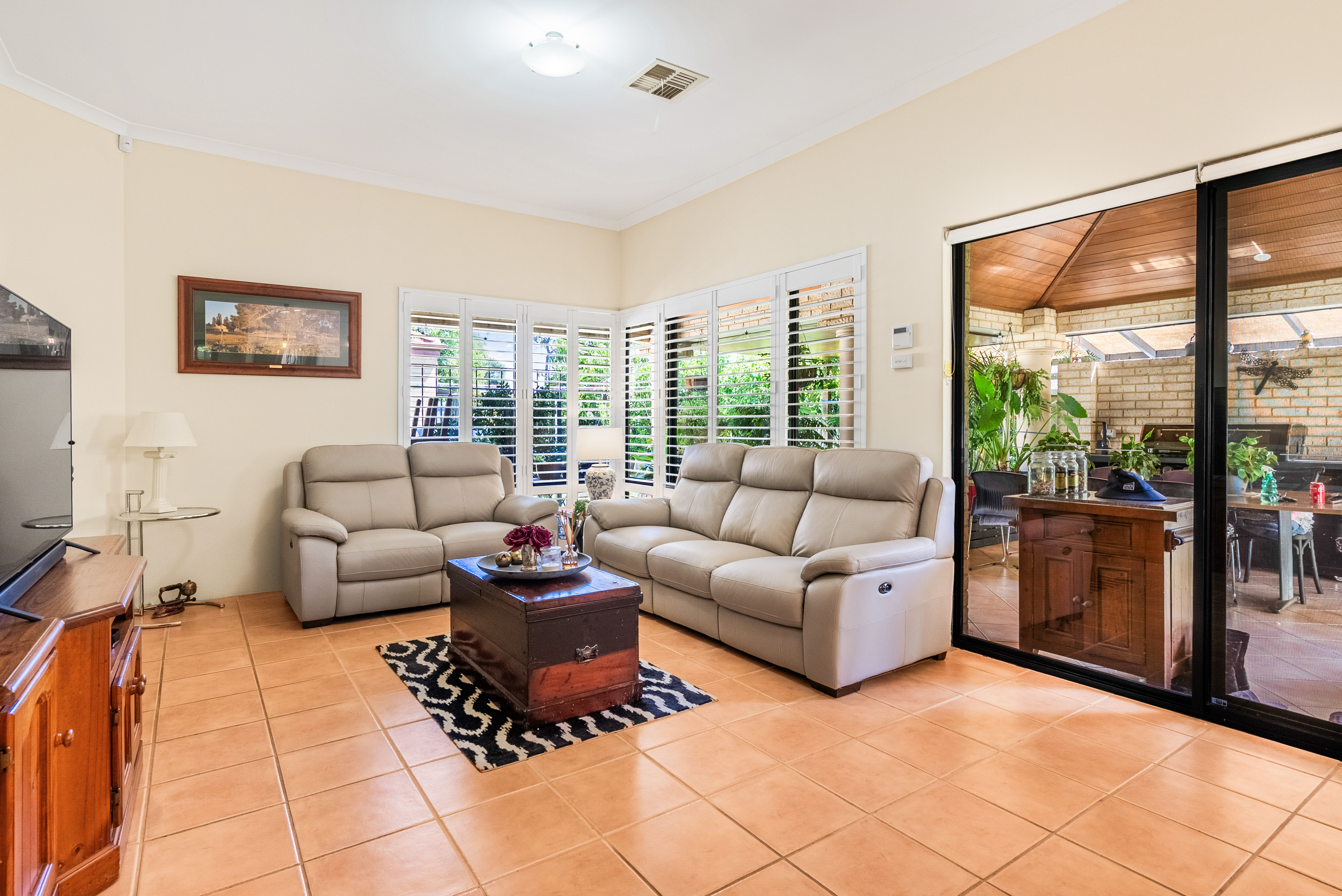 10 Woodlake Boulevard, Ellenbrook, WA 6069 - Image 9