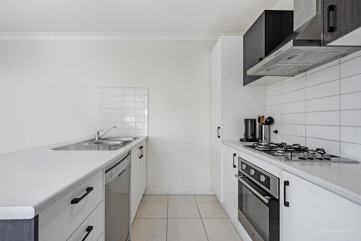 3-bedroom unit at UNIT 14 11 HAWK AVENUE, Pakenham VIC 3810, Cardinia, Victoria