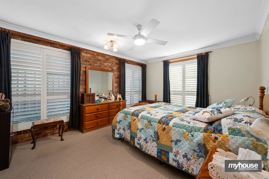 16 STUMM STREET, Kearneys Spring QLD 4350 - Image 8
