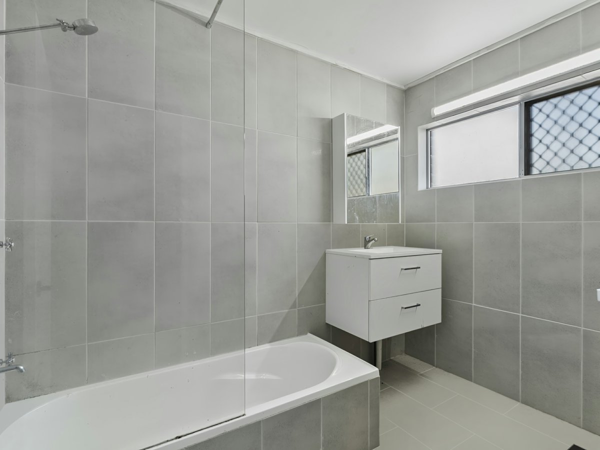 7-bedroom house at 10 Mayers Street, Manunda, QLD 4870, Cairns, Queensland
