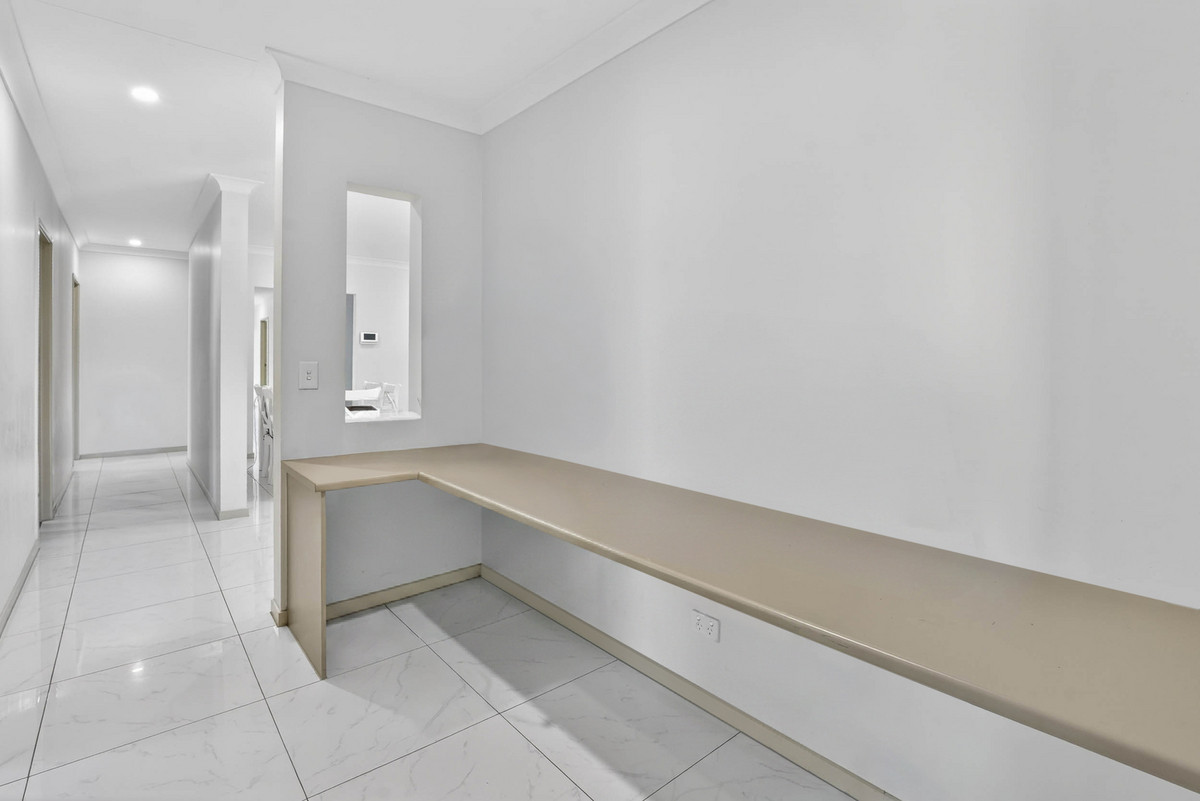 7 LAGUNA CRESCENT, Springfield Lakes QLD 4300 - Image 7