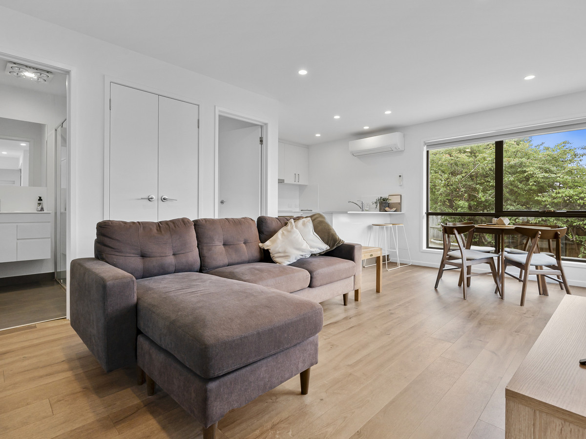 245 Roslyn Avenue, Blackmans Bay, TAS 7052 - Image 3