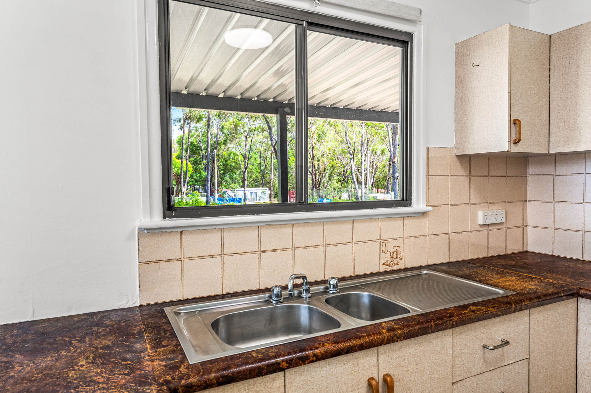 6 GLENFIELD AVENUE, Russell Island QLD 4184 - Image 4