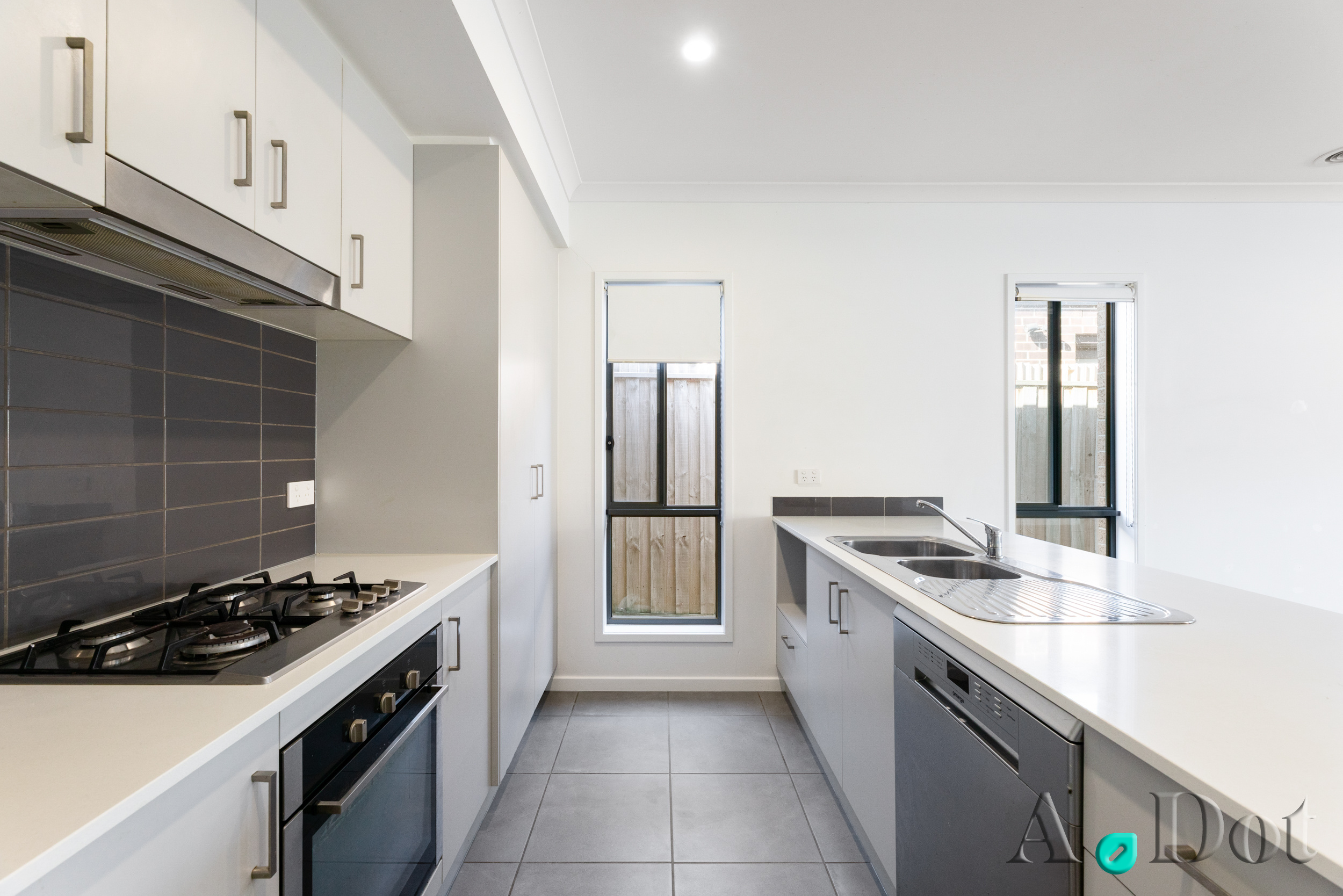 171 ELMSLIE DRIVE, Cranbourne East VIC 3977 - Image 5