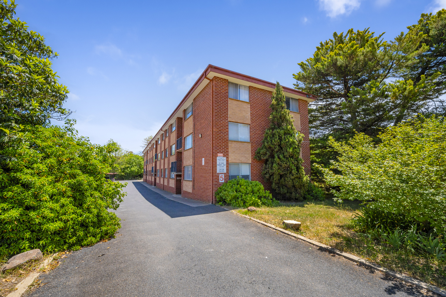 10/5 Young Street, Crestwood, NSW 2620 - Image 1