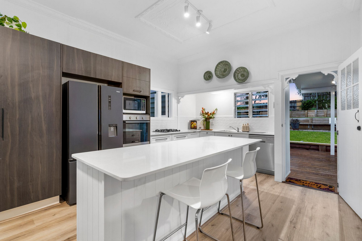 404 ENOGGERA ROAD, Alderley QLD 4051 - Image 2