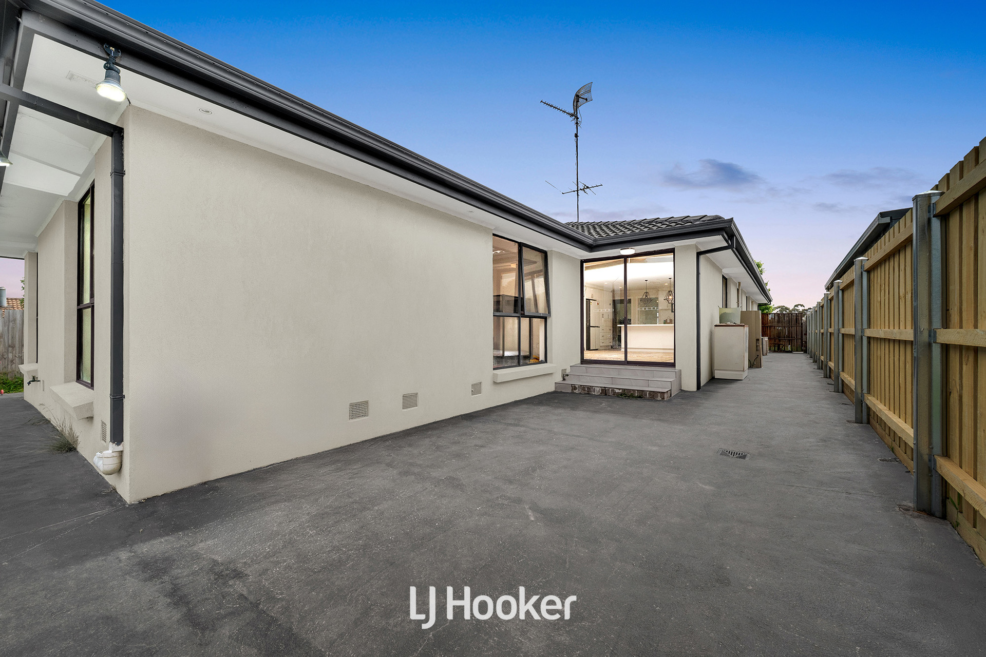 16 ANACONDA ROAD, Narre Warren VIC 3805 - Image 3