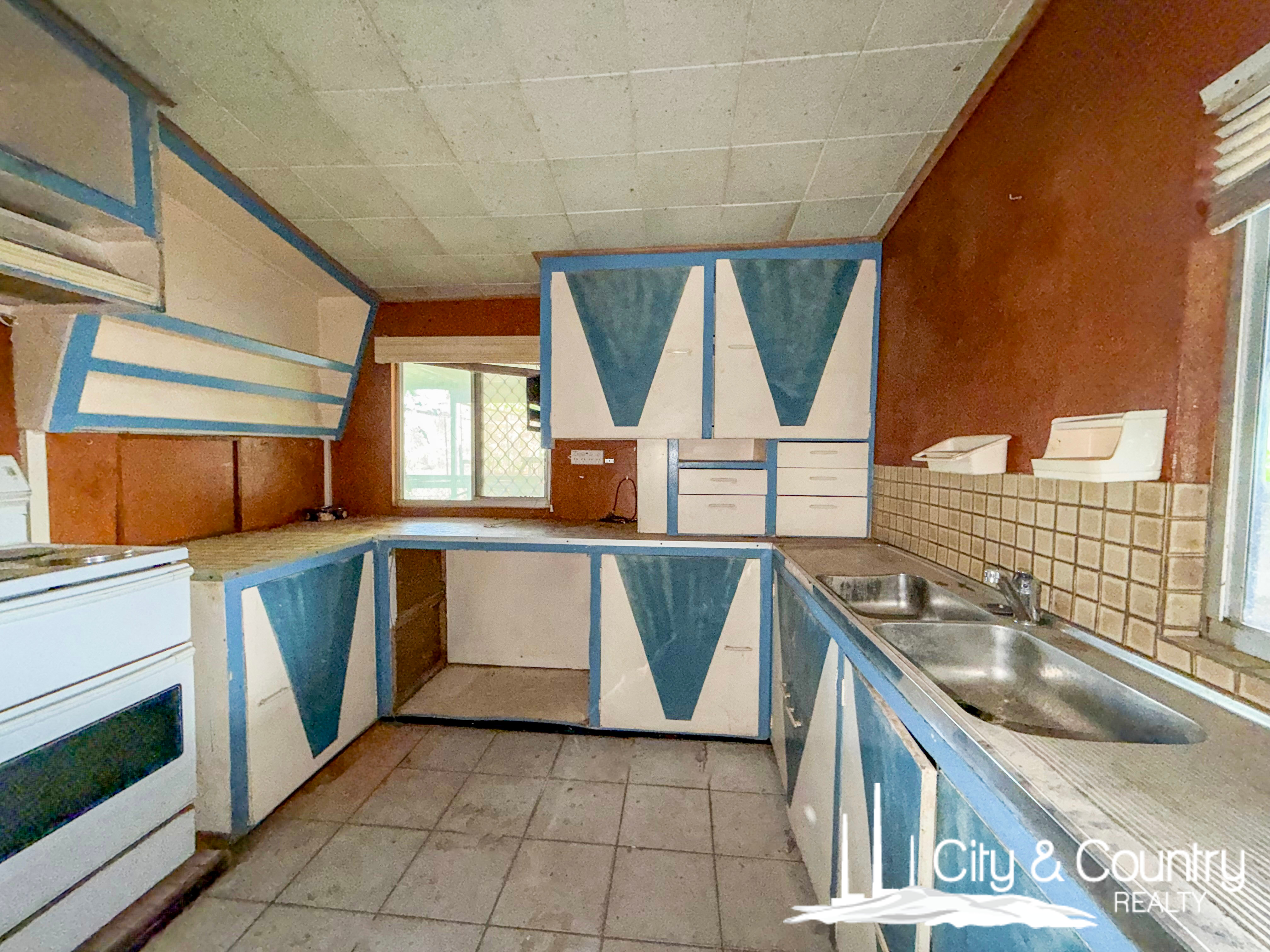 21 FLYNN STREET, Mornington QLD 4825 - Image 7