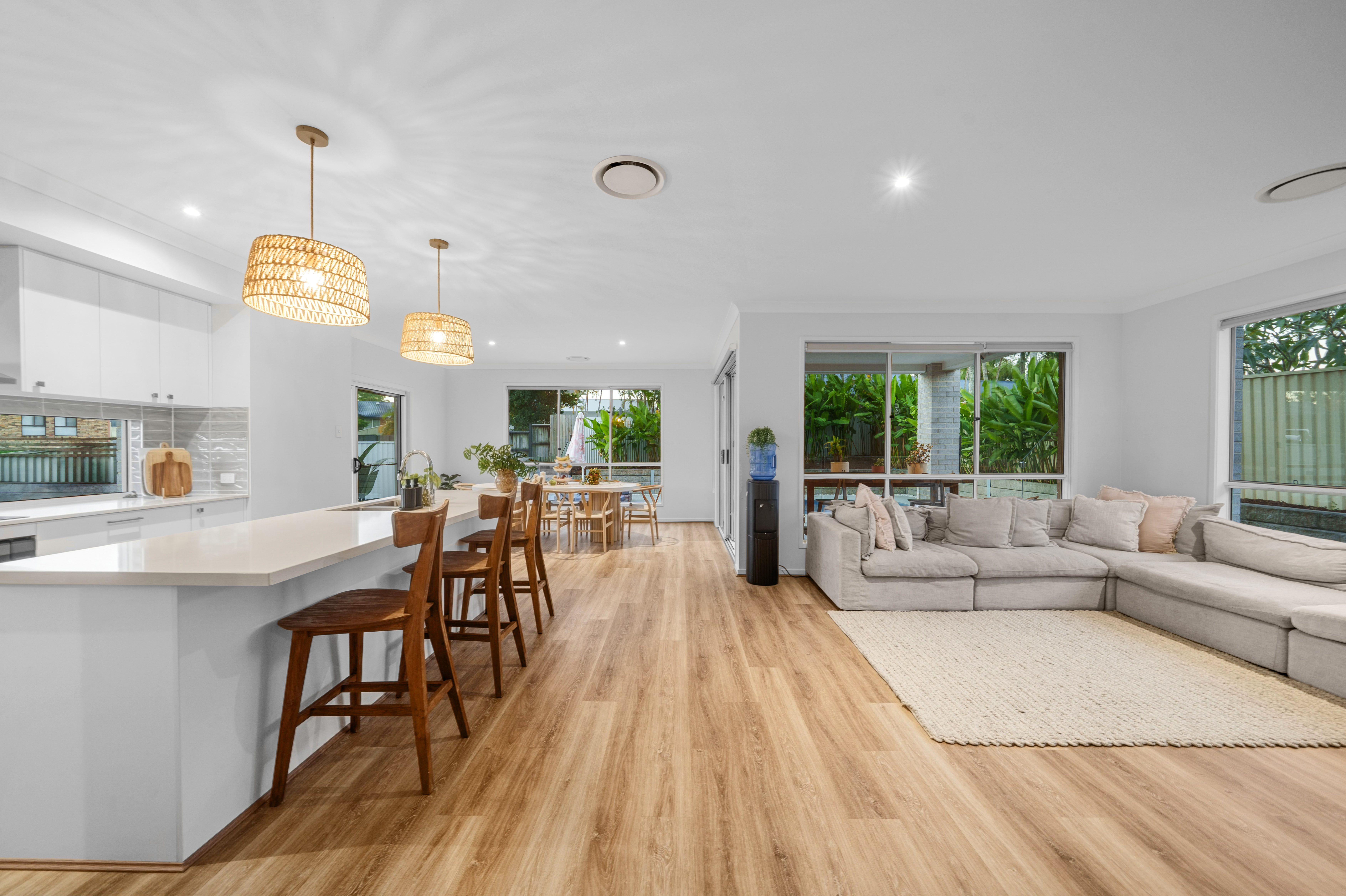 1 LEAFY CLOSE, Burleigh Waters QLD 4220 - Image 6