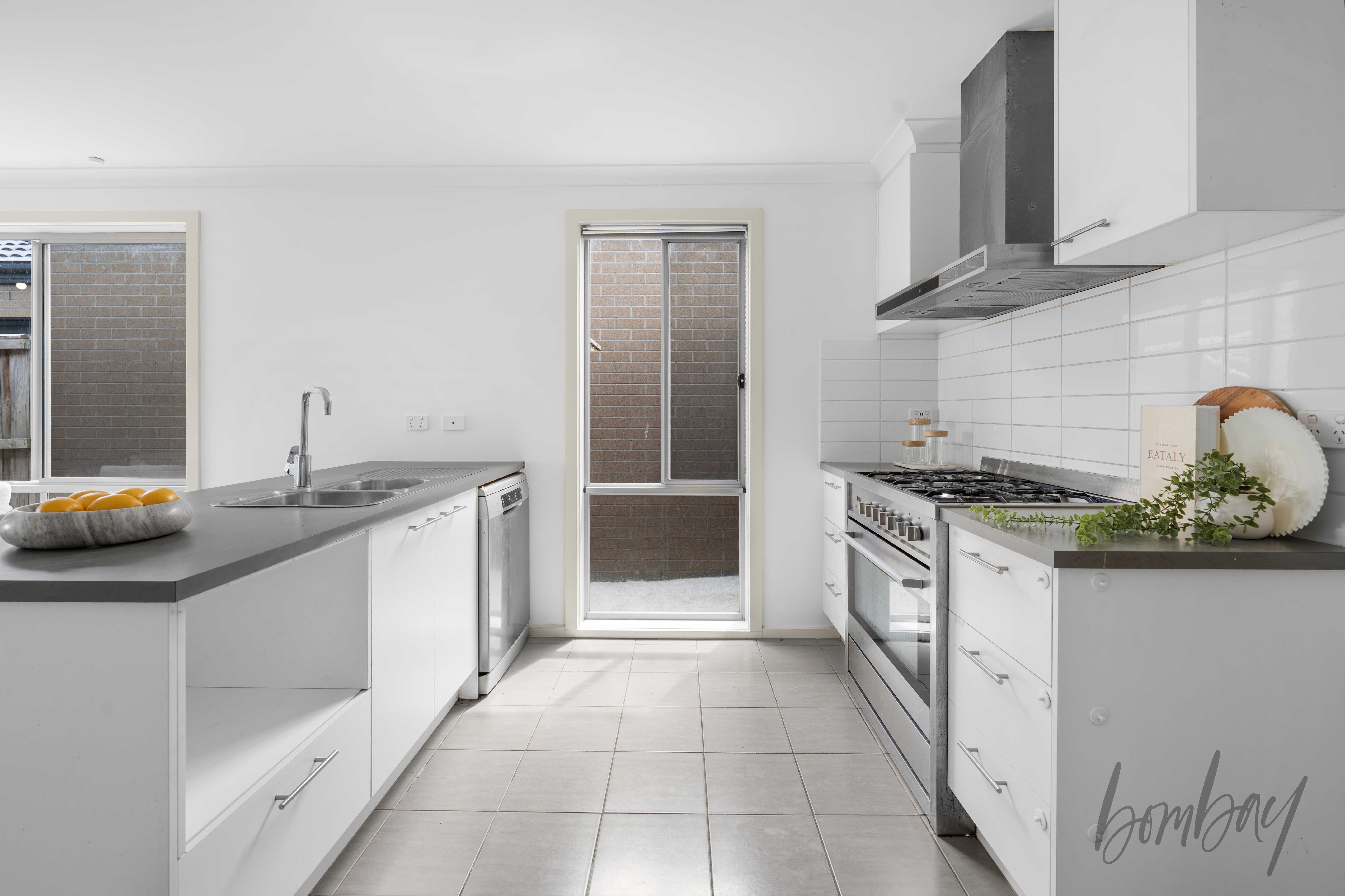 6 Fadaro Street, Kalkallo, VIC 3064 - Image 2